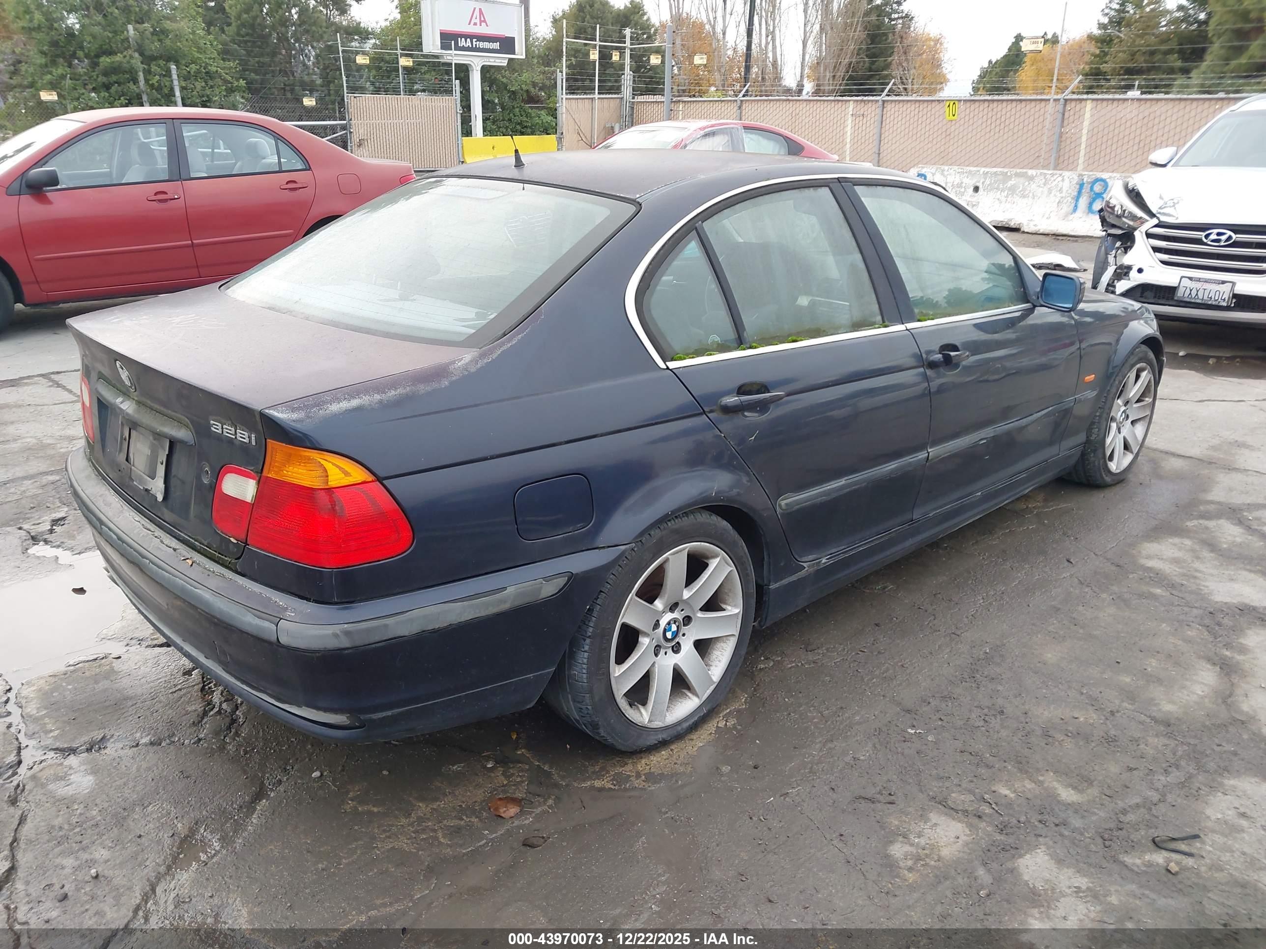 BMW 328I image 4