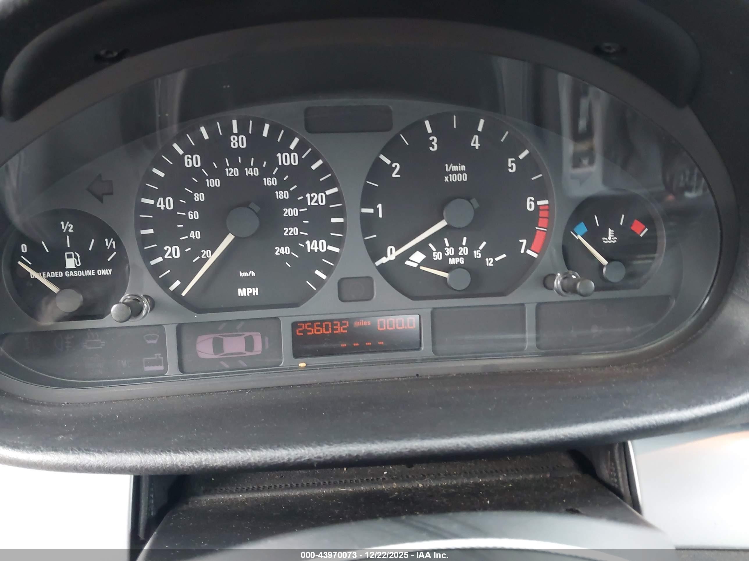 BMW 328I image 7