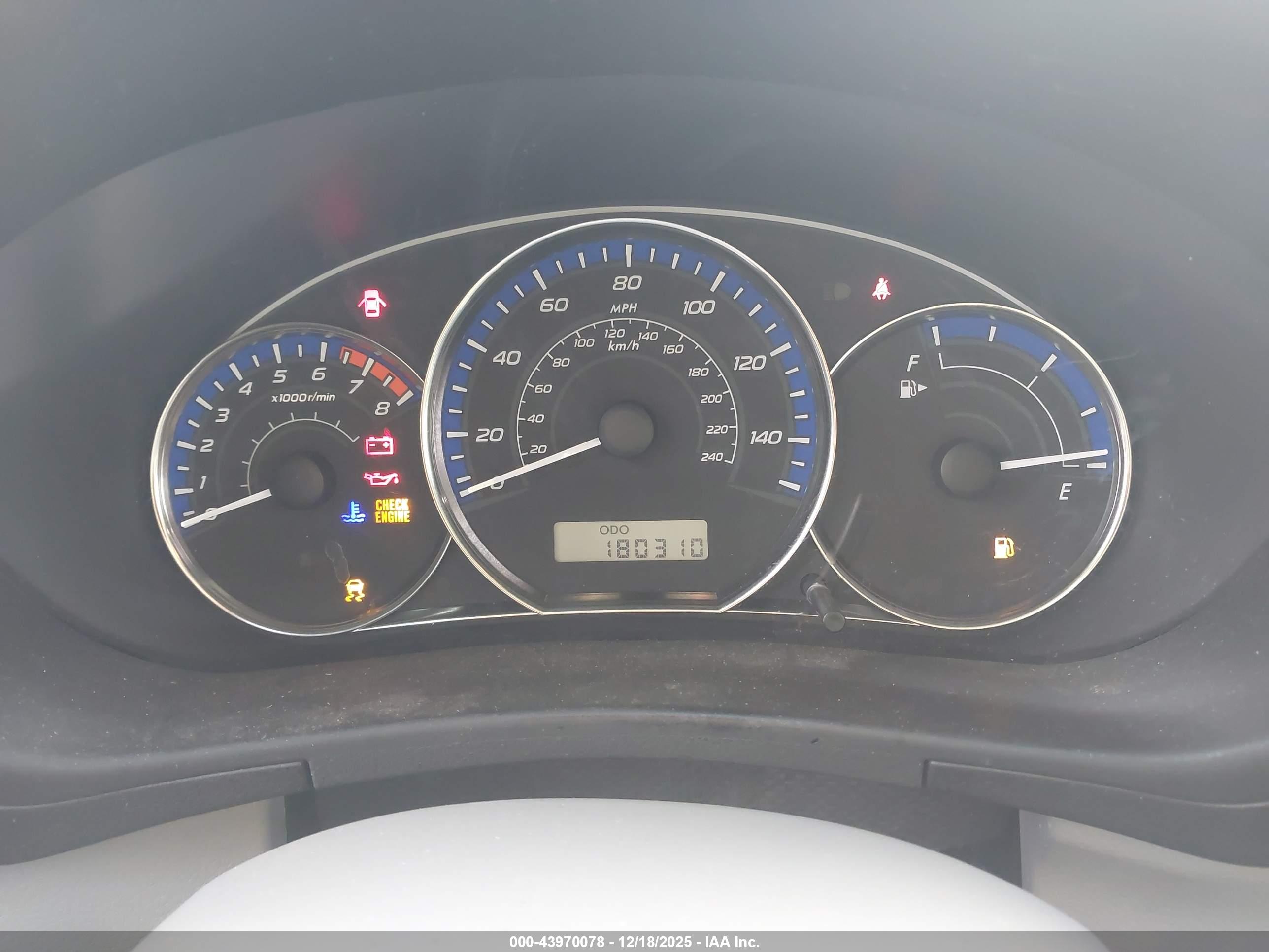 SUBARU FORESTER image 7