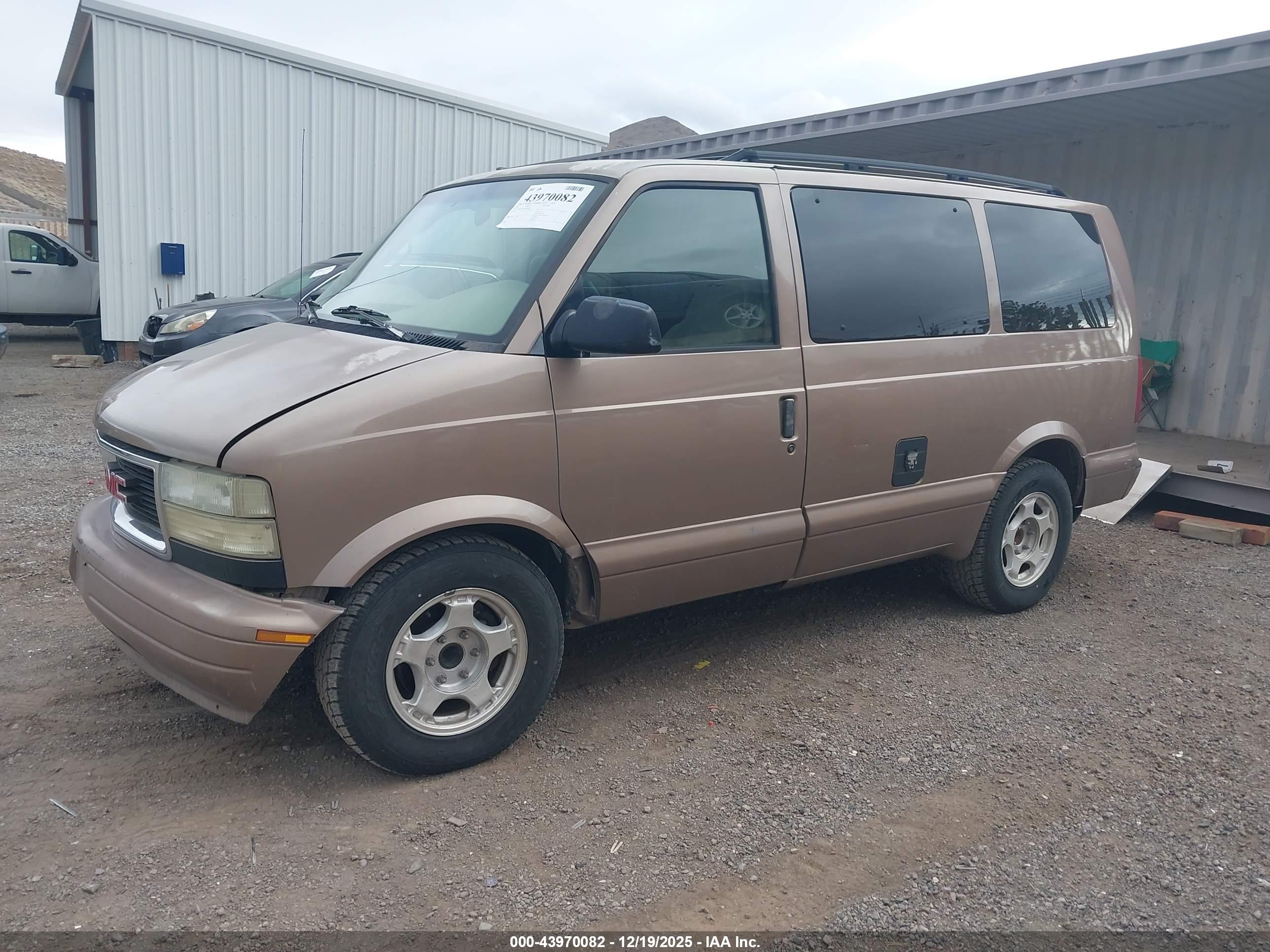 GMC SAFARI image 2