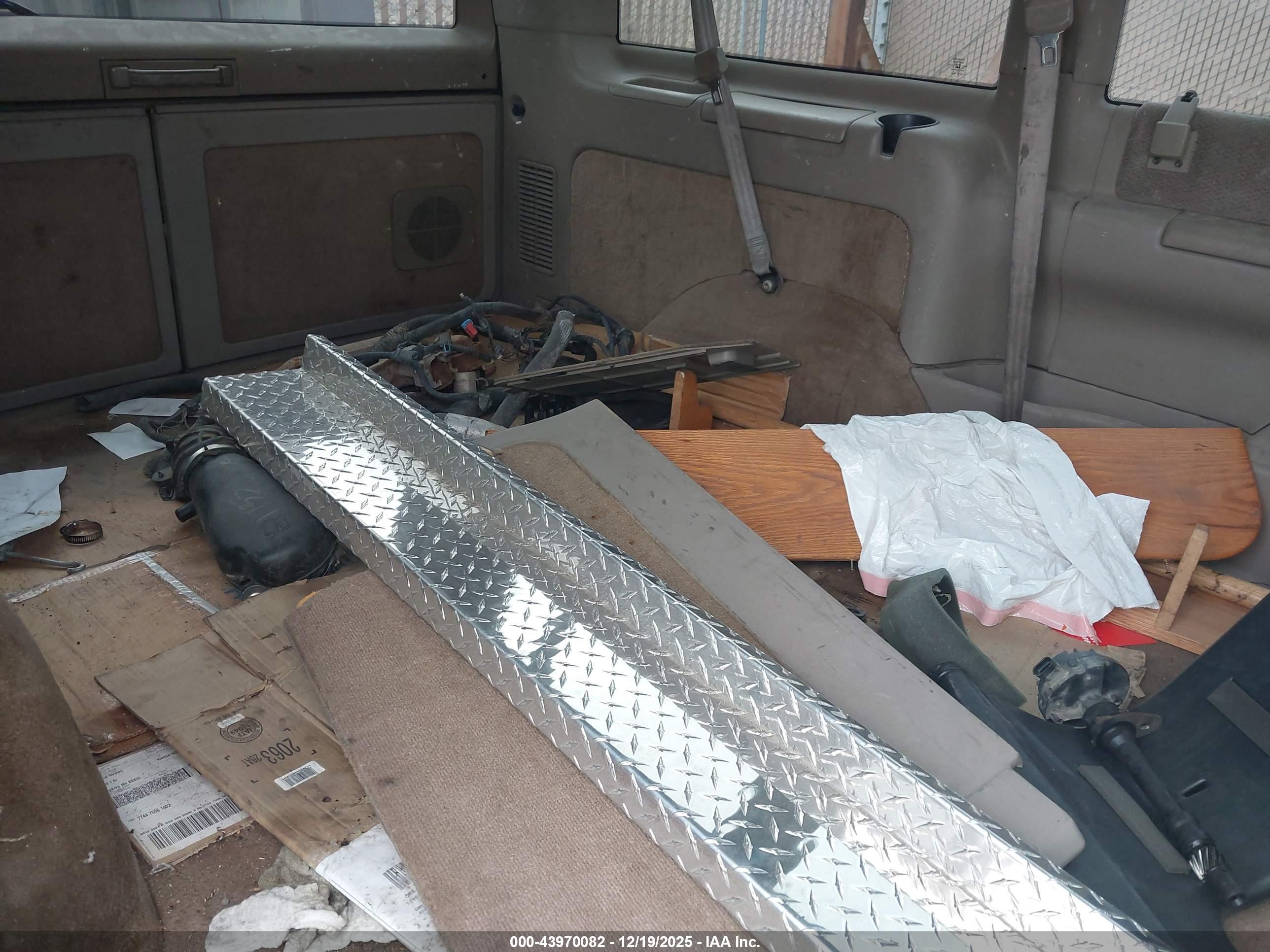 GMC SAFARI image 8