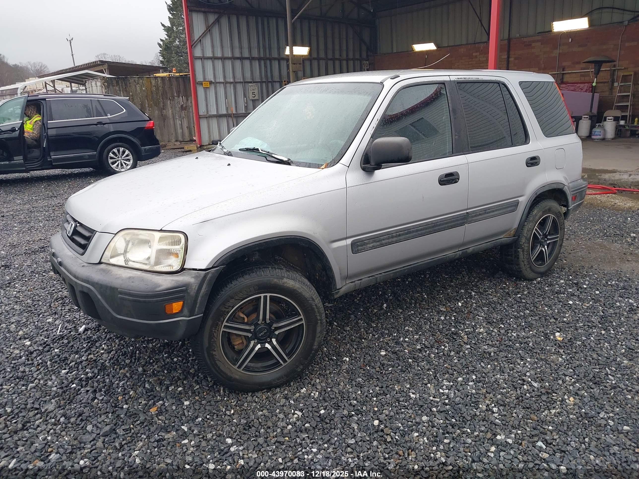 HONDA CR-V image 2