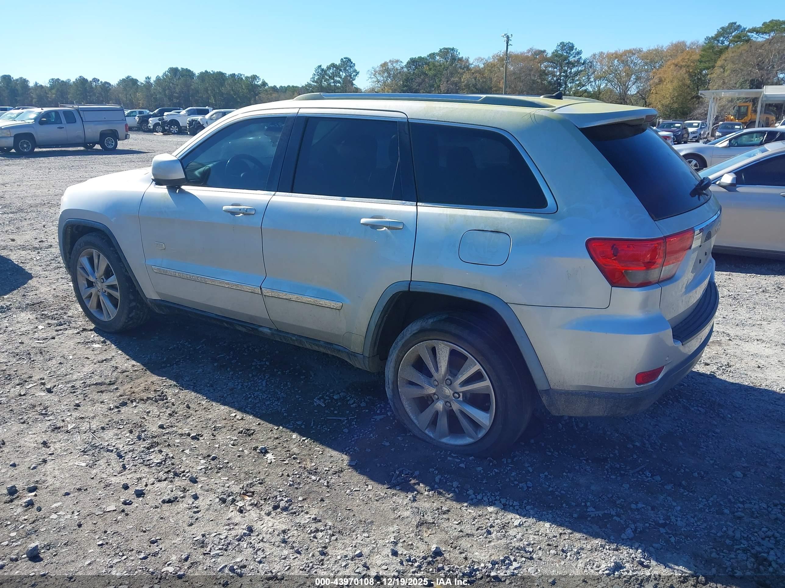 JEEP GRAND image 3