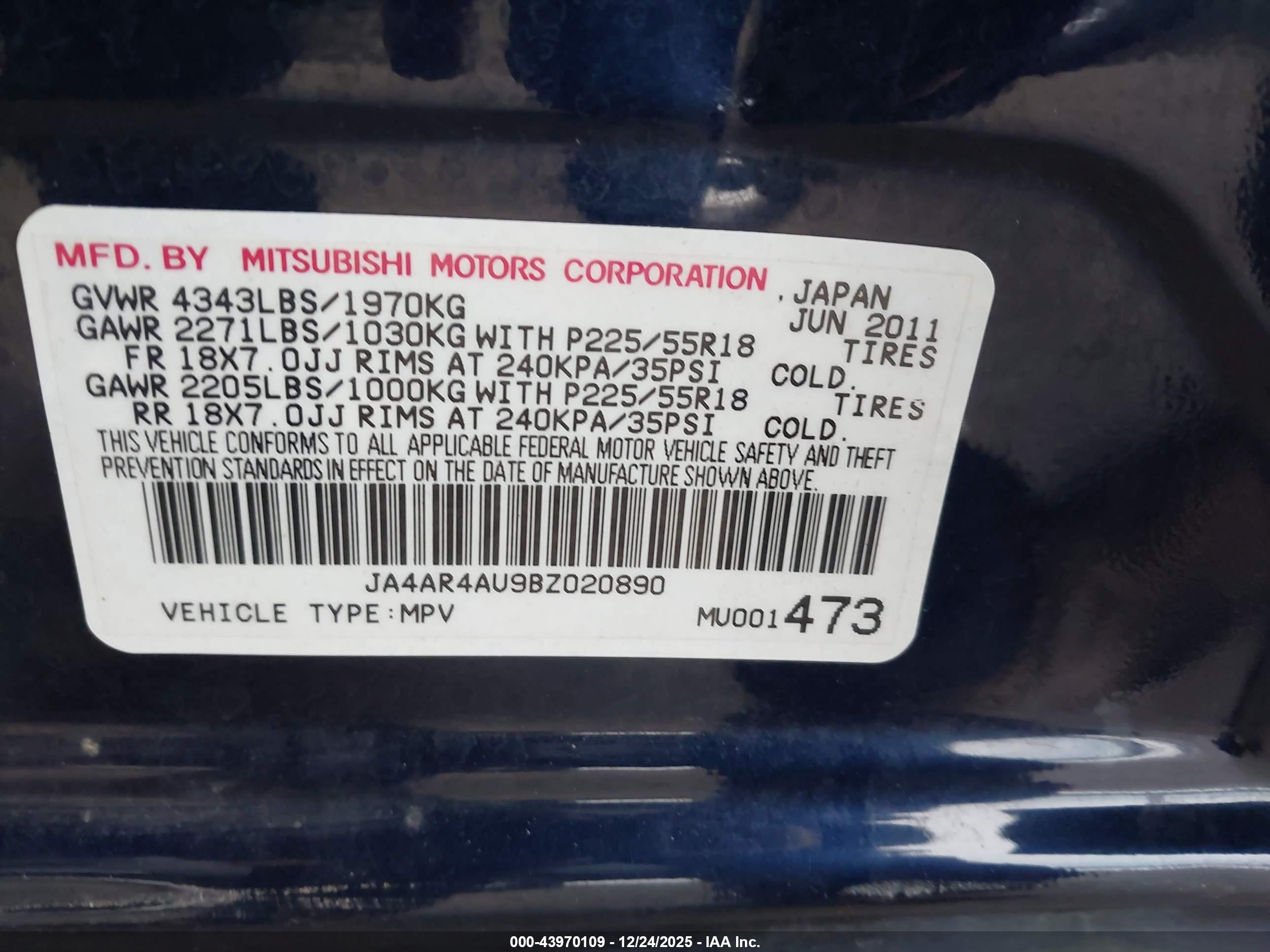 MITSUBISHI OUTLANDER image 9