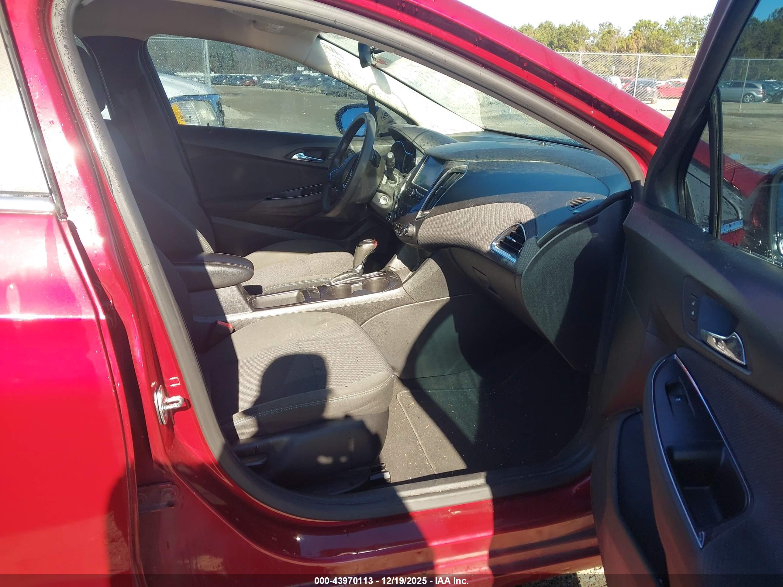 CHEVROLET CRUZE image 5
