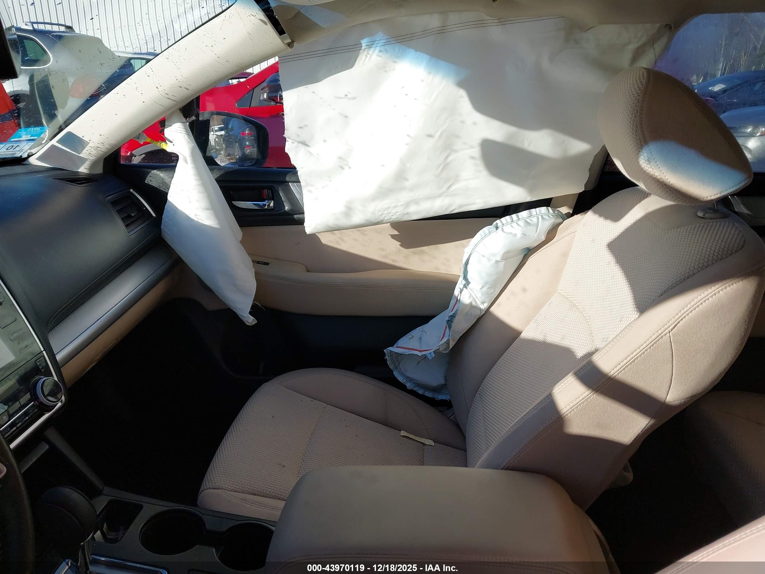 SUBARU OUTBACK image 5