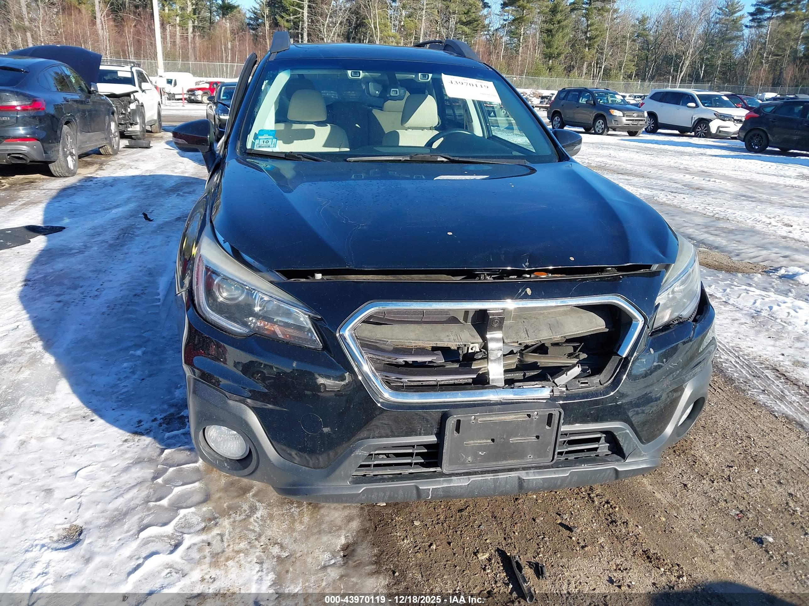 SUBARU OUTBACK image 6