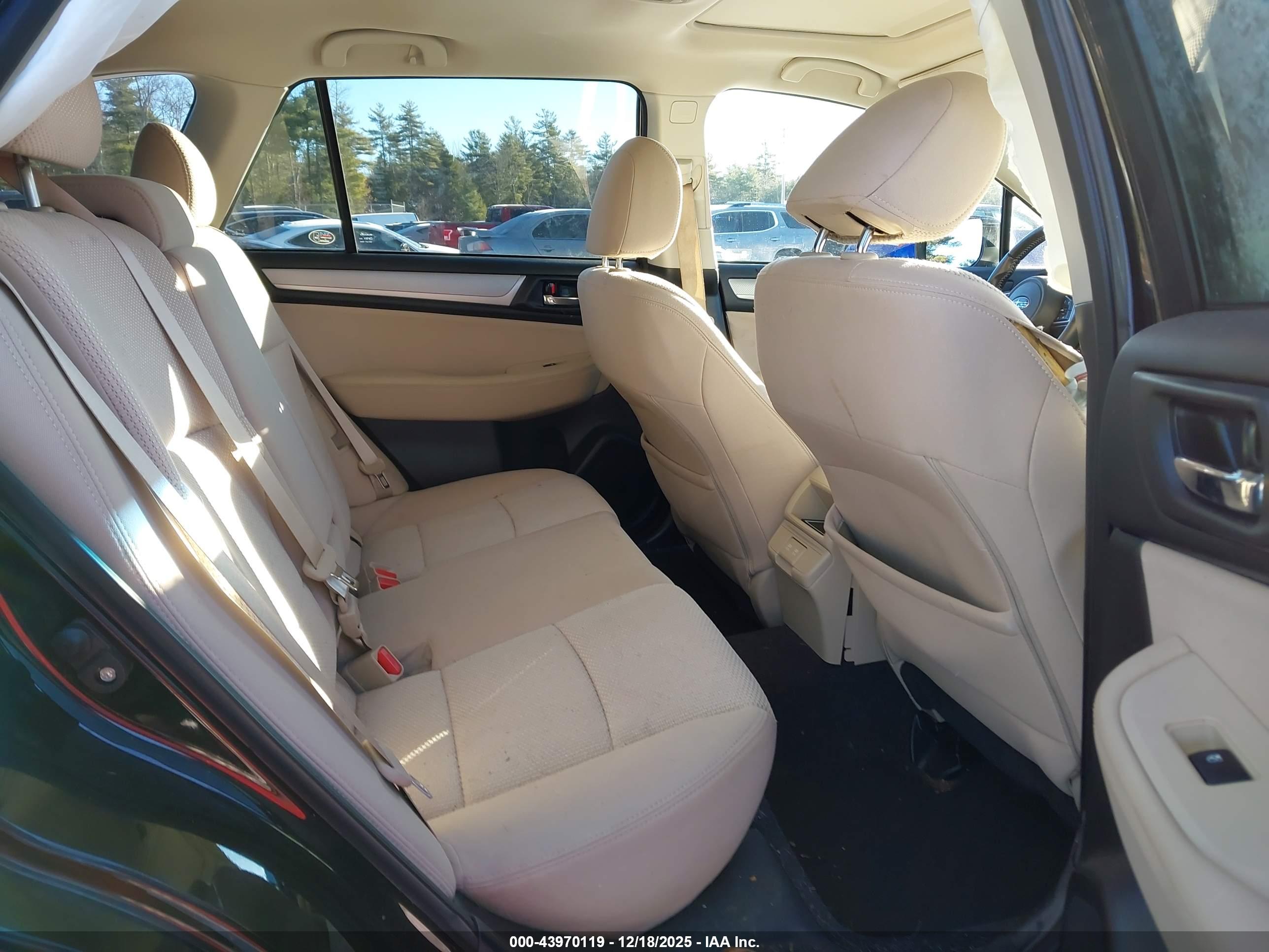 SUBARU OUTBACK image 8