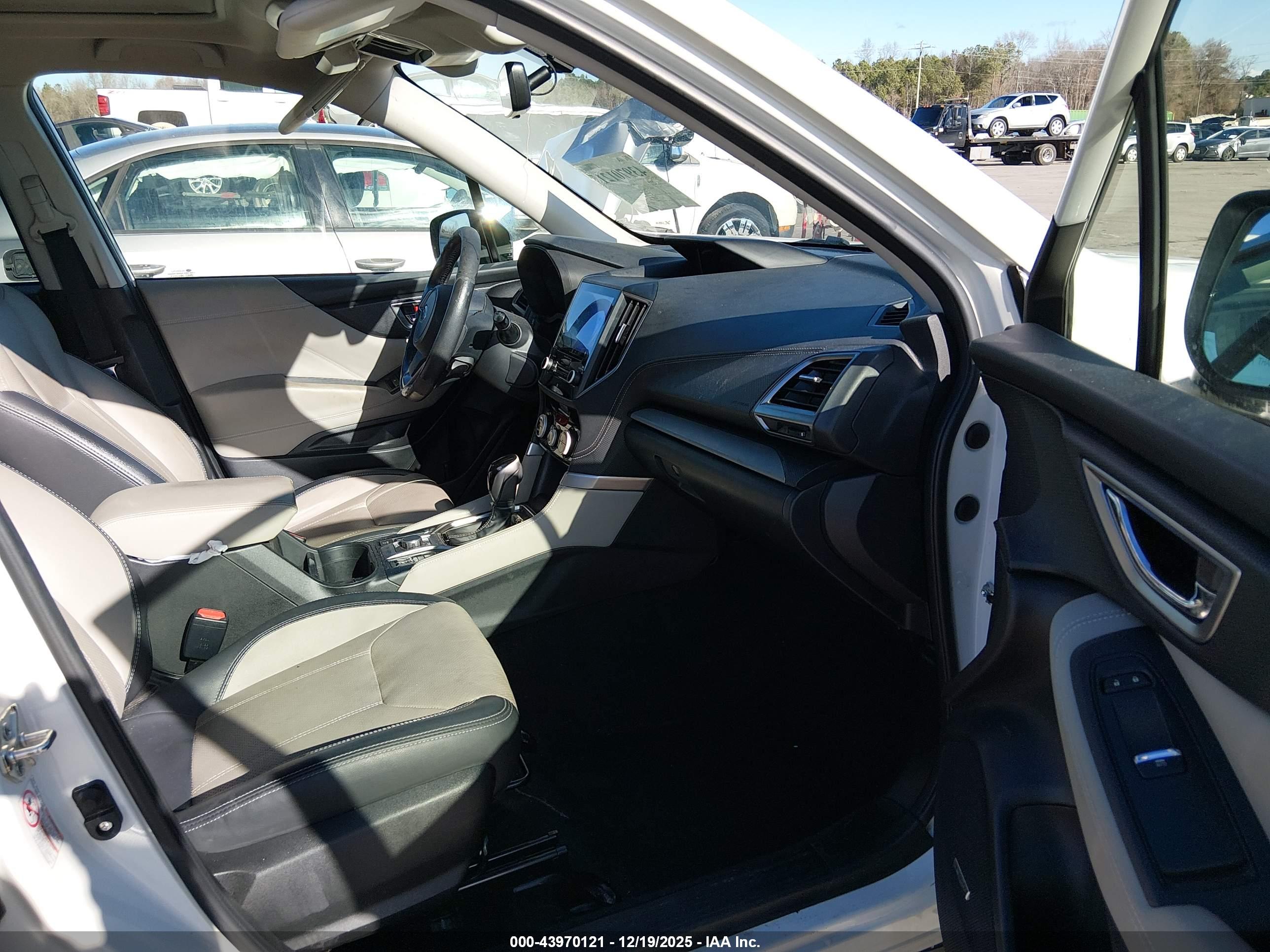 SUBARU FORESTER image 5