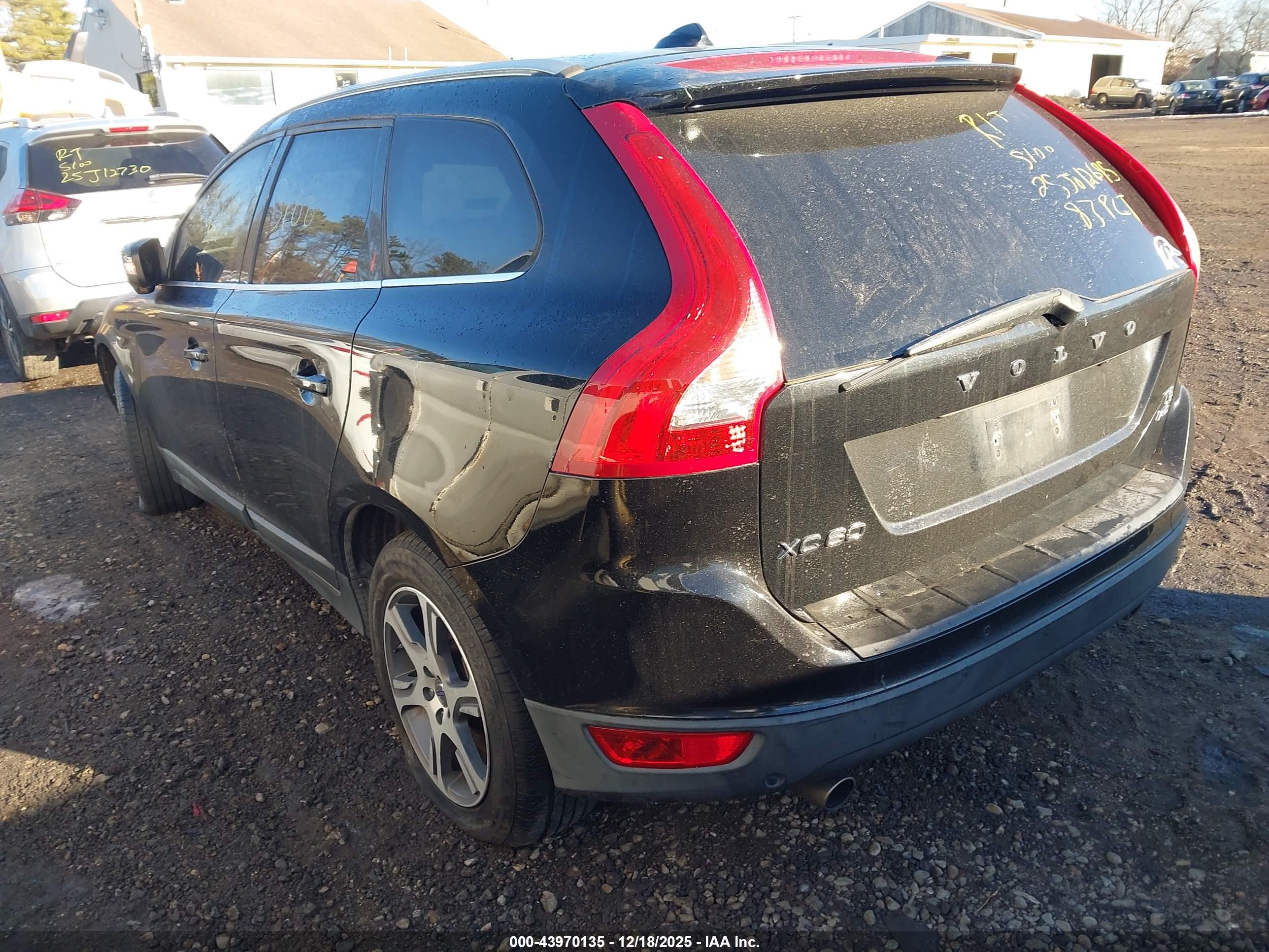 VOLVO XC60 image 3