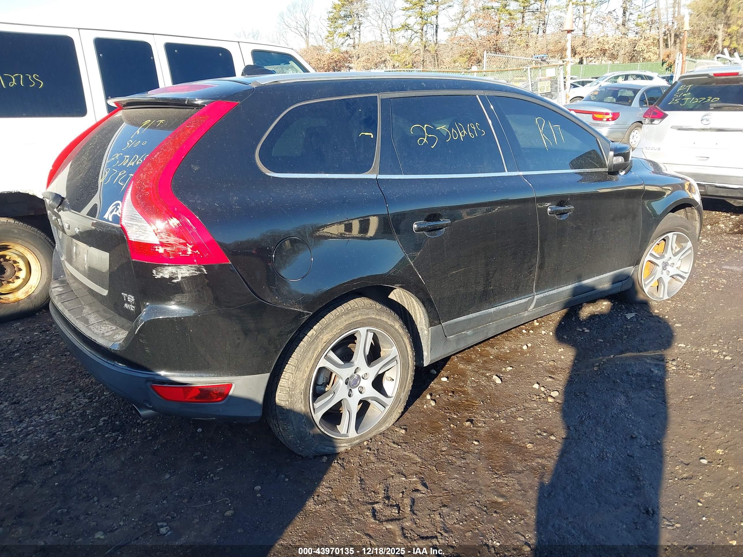VOLVO XC60 image 4
