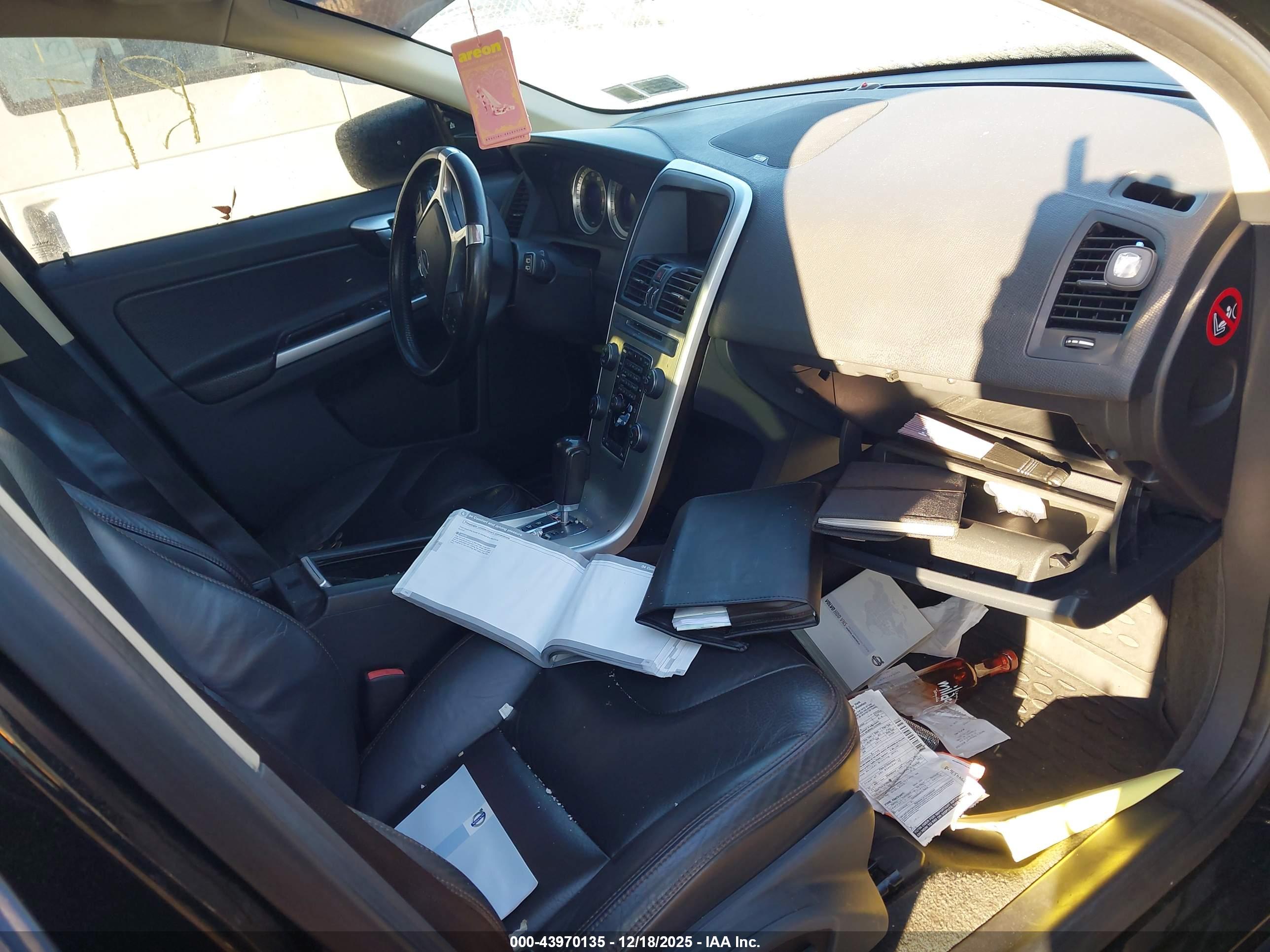VOLVO XC60 image 5