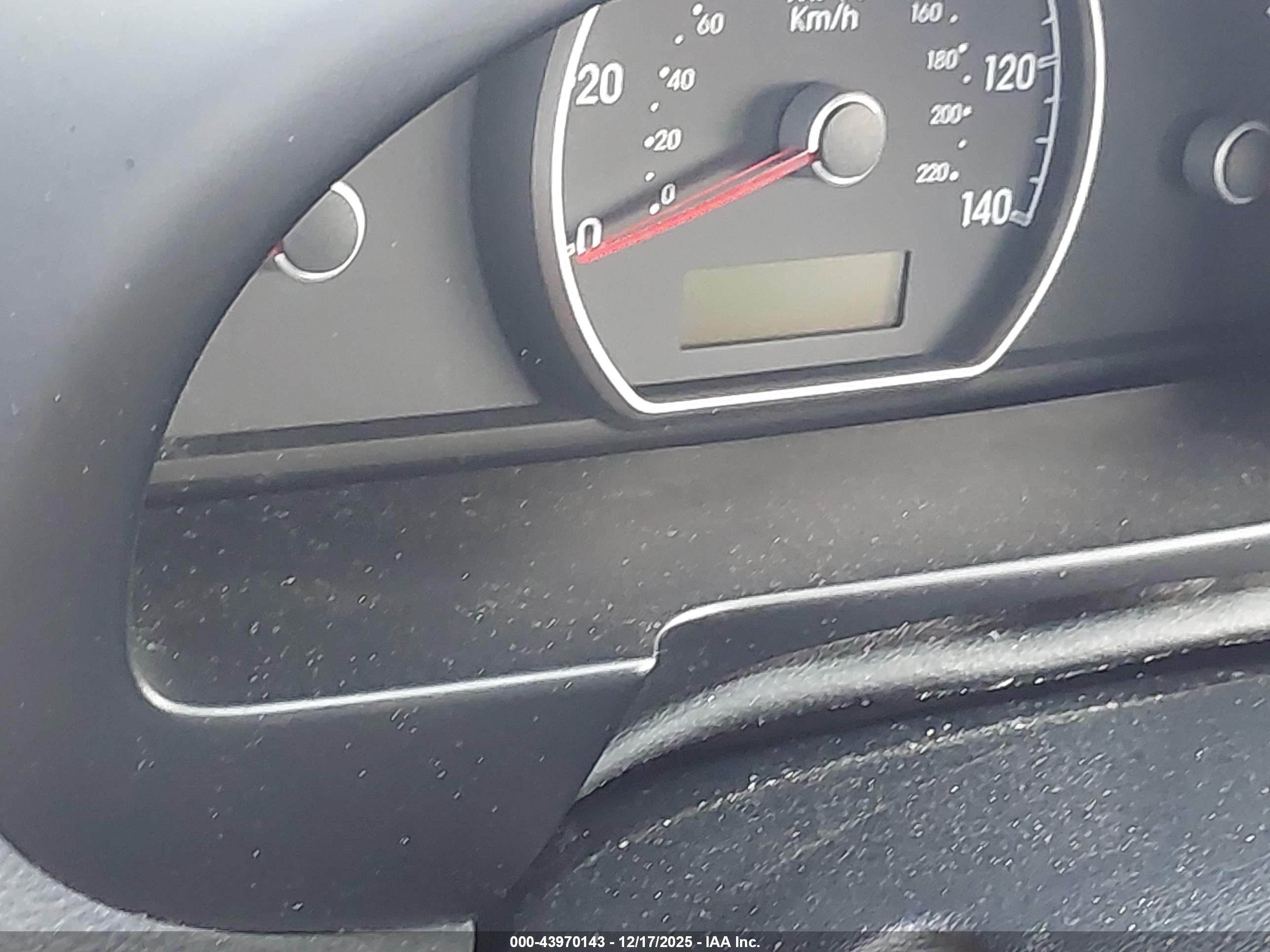 HYUNDAI ELANTRA image 7