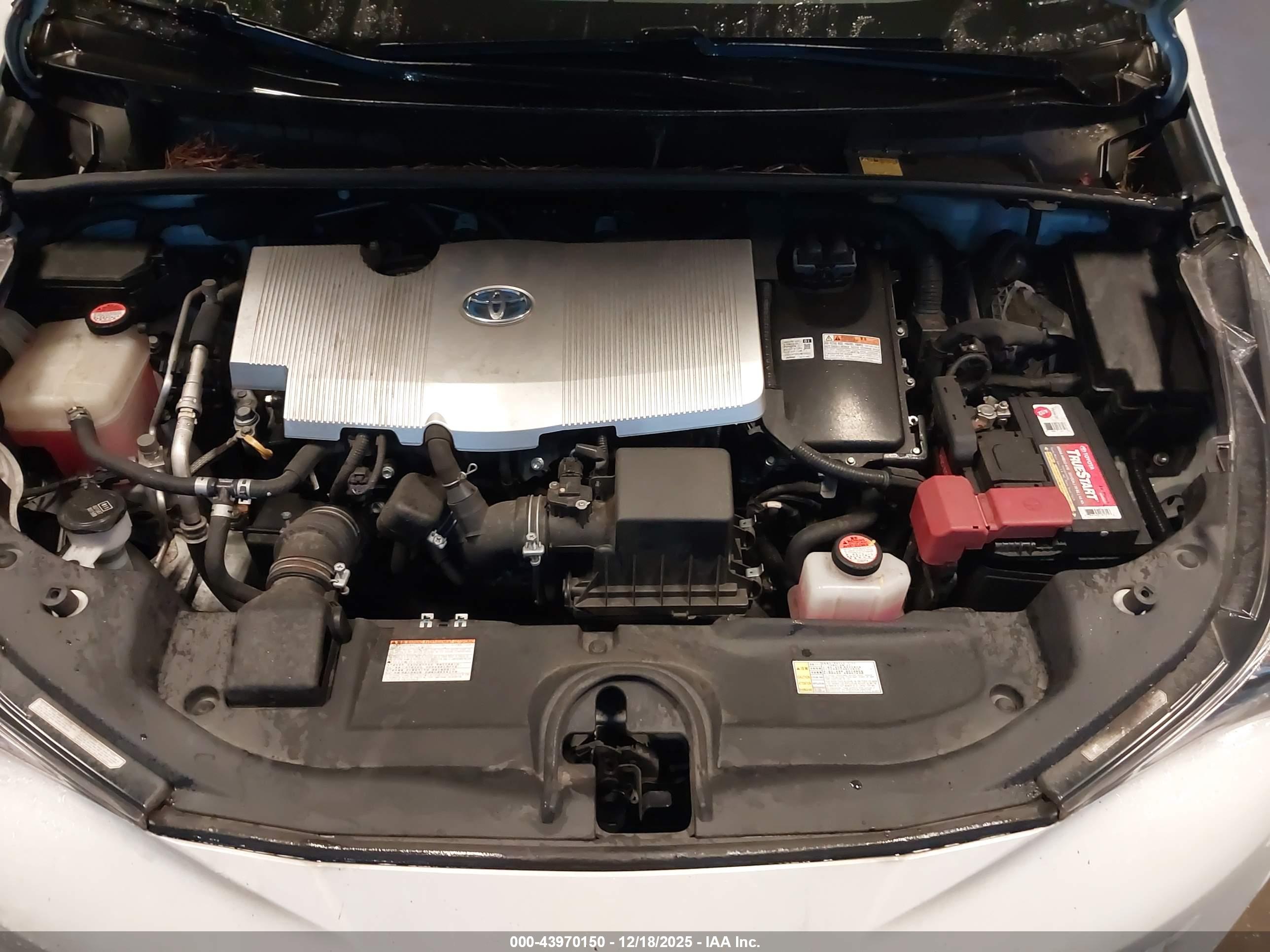 TOYOTA PRIUS image 10
