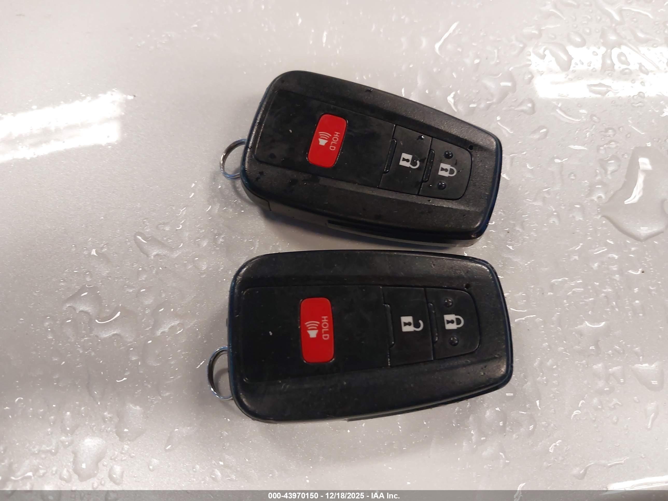 TOYOTA PRIUS image 11