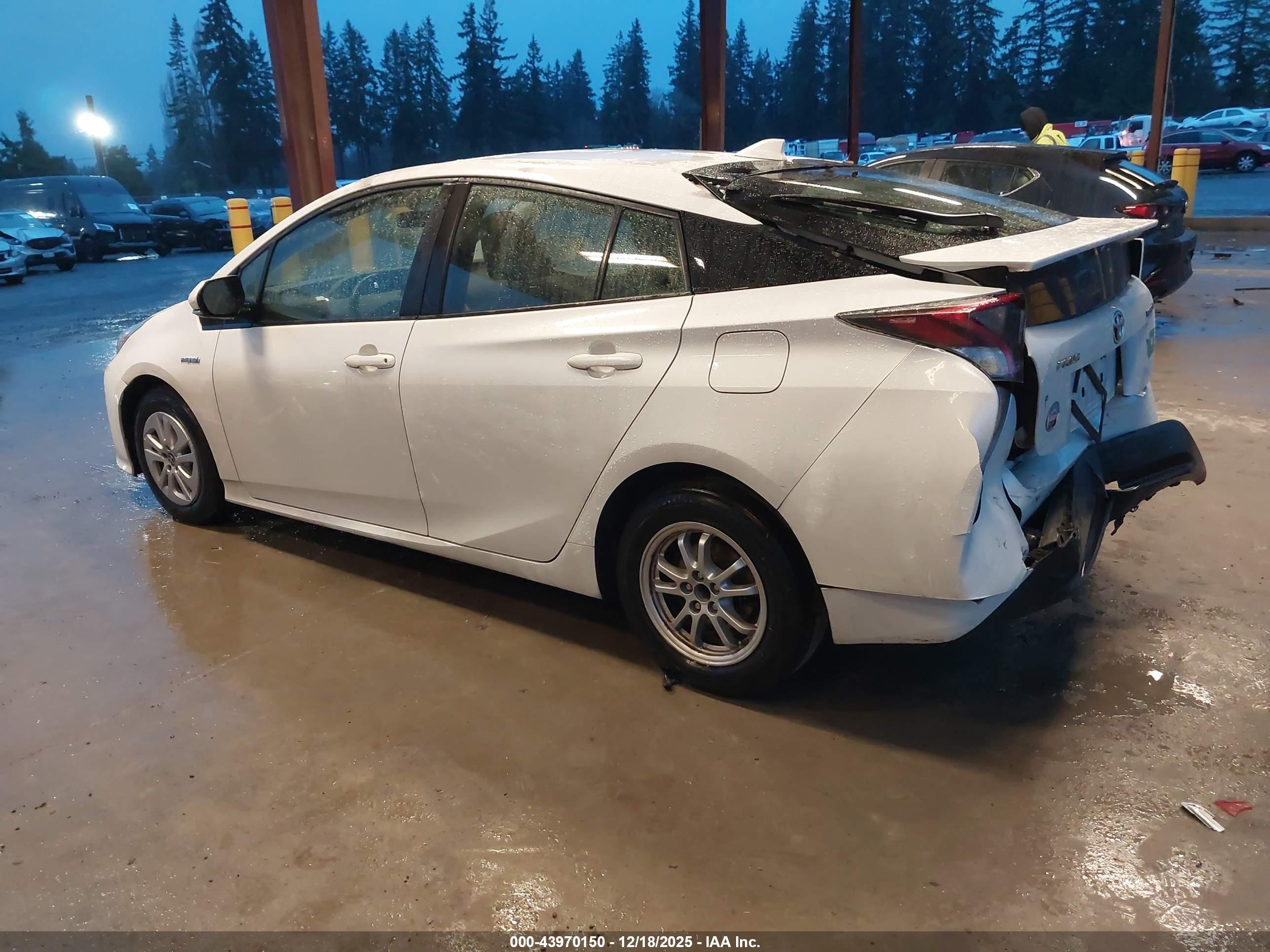 TOYOTA PRIUS image 3