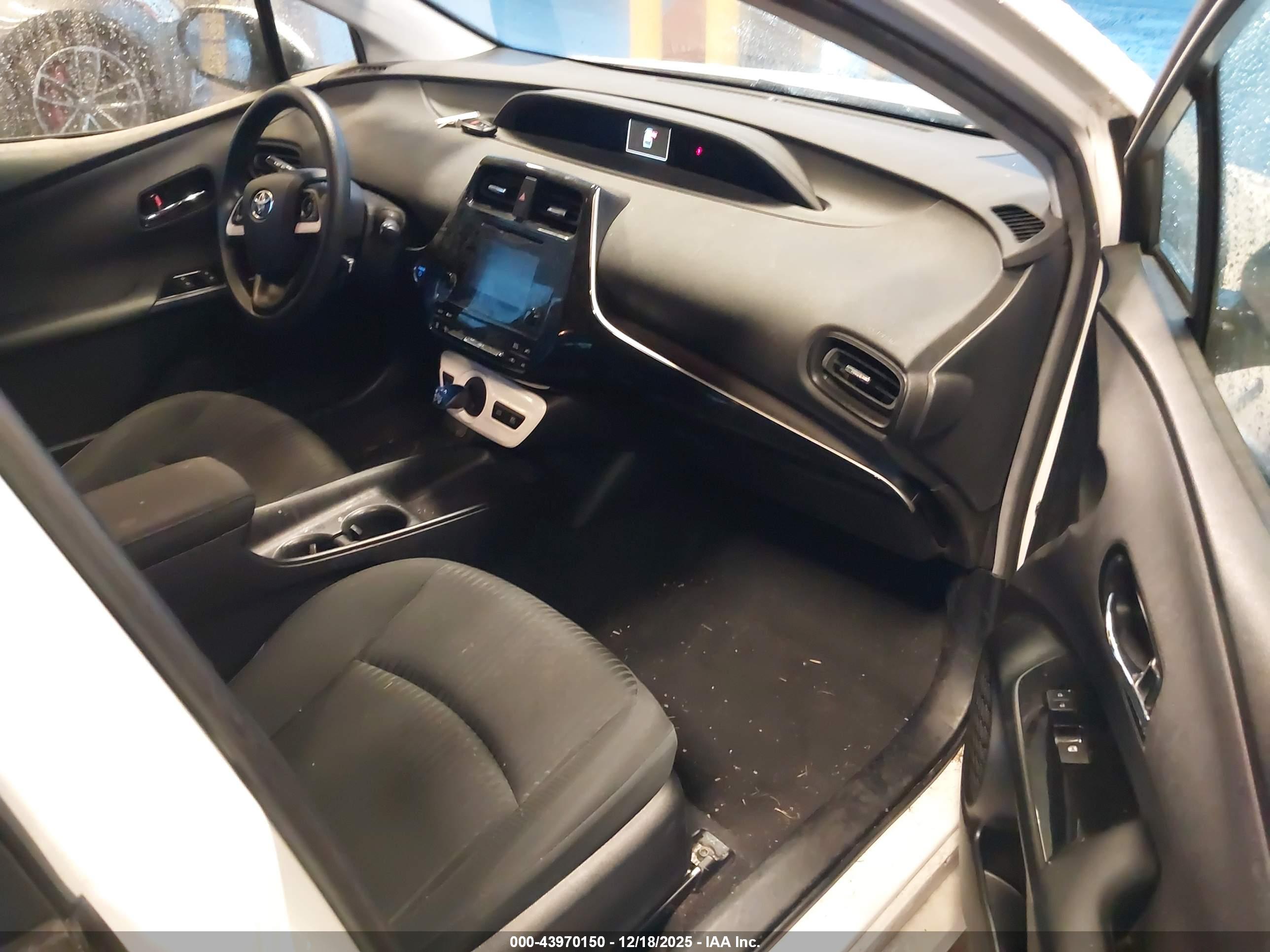 TOYOTA PRIUS image 5