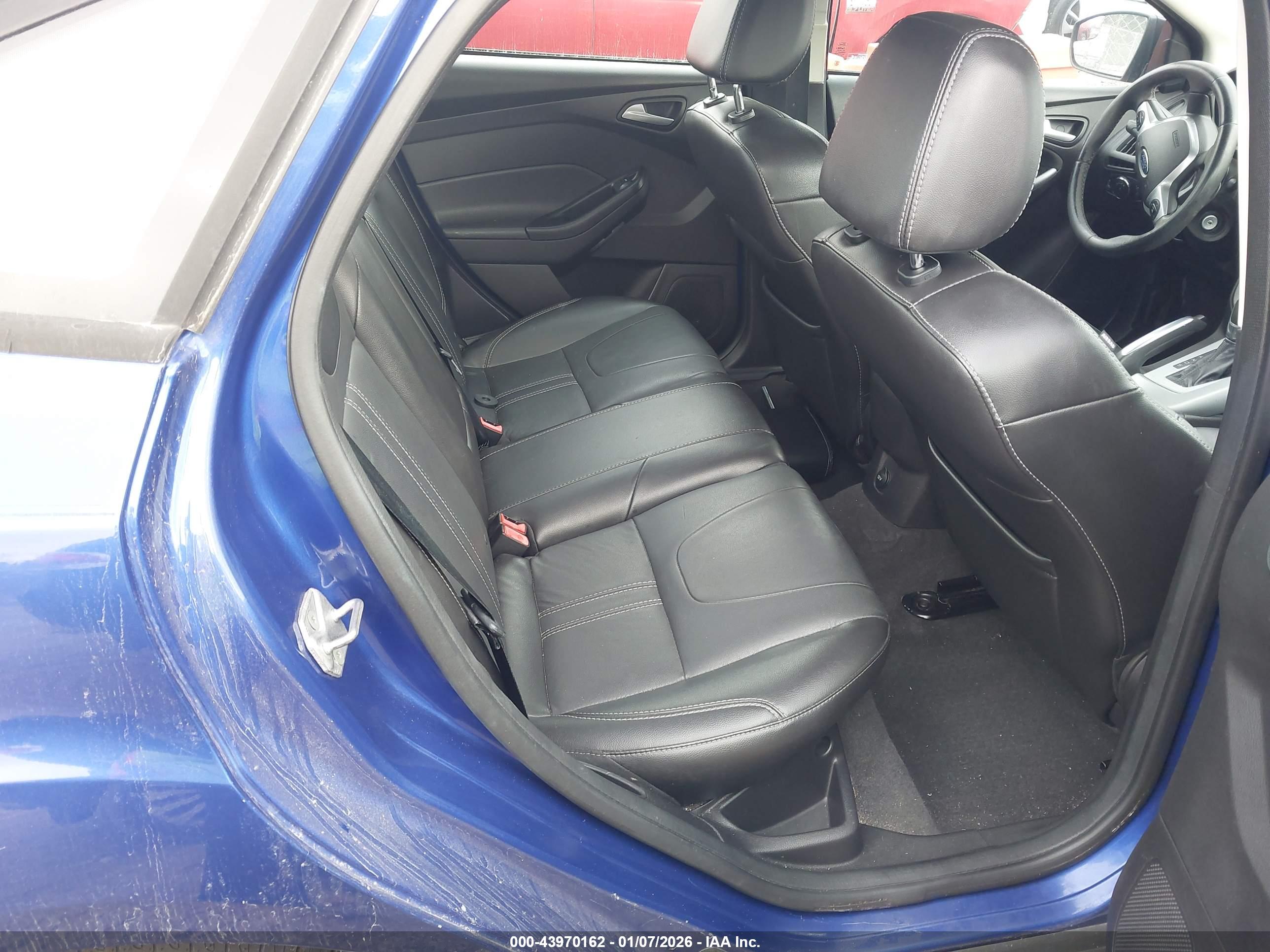 FORD FOCUS image 8