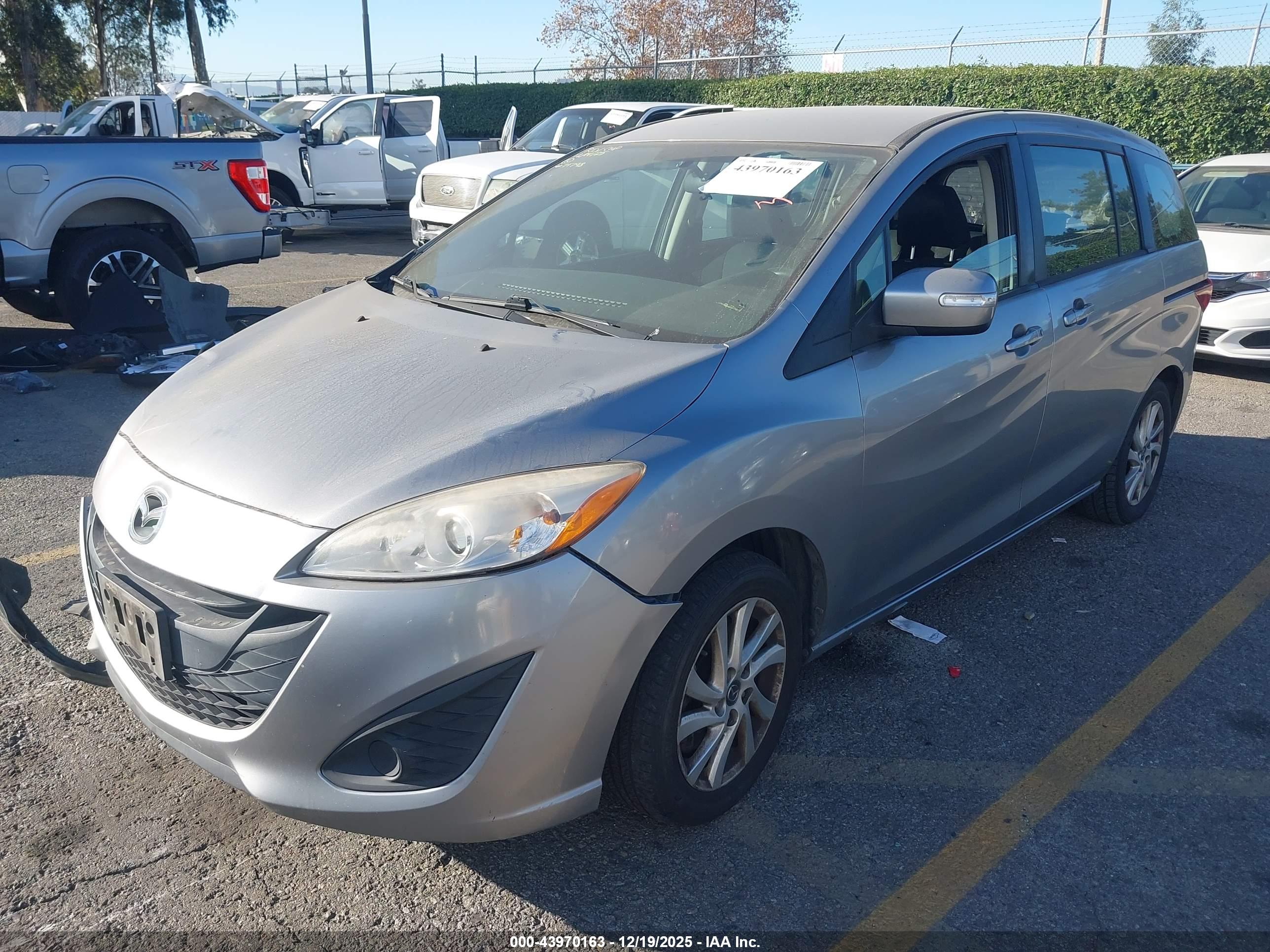 MAZDA MAZDA5 image 2