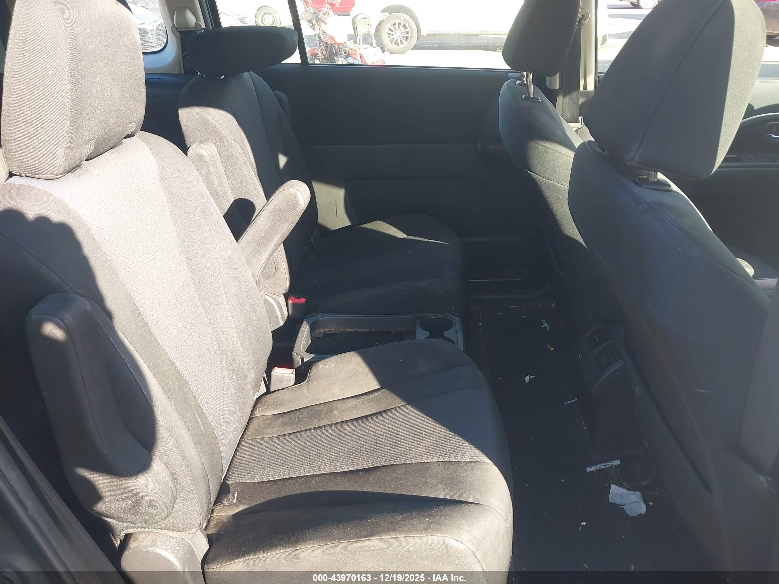 MAZDA MAZDA5 image 8