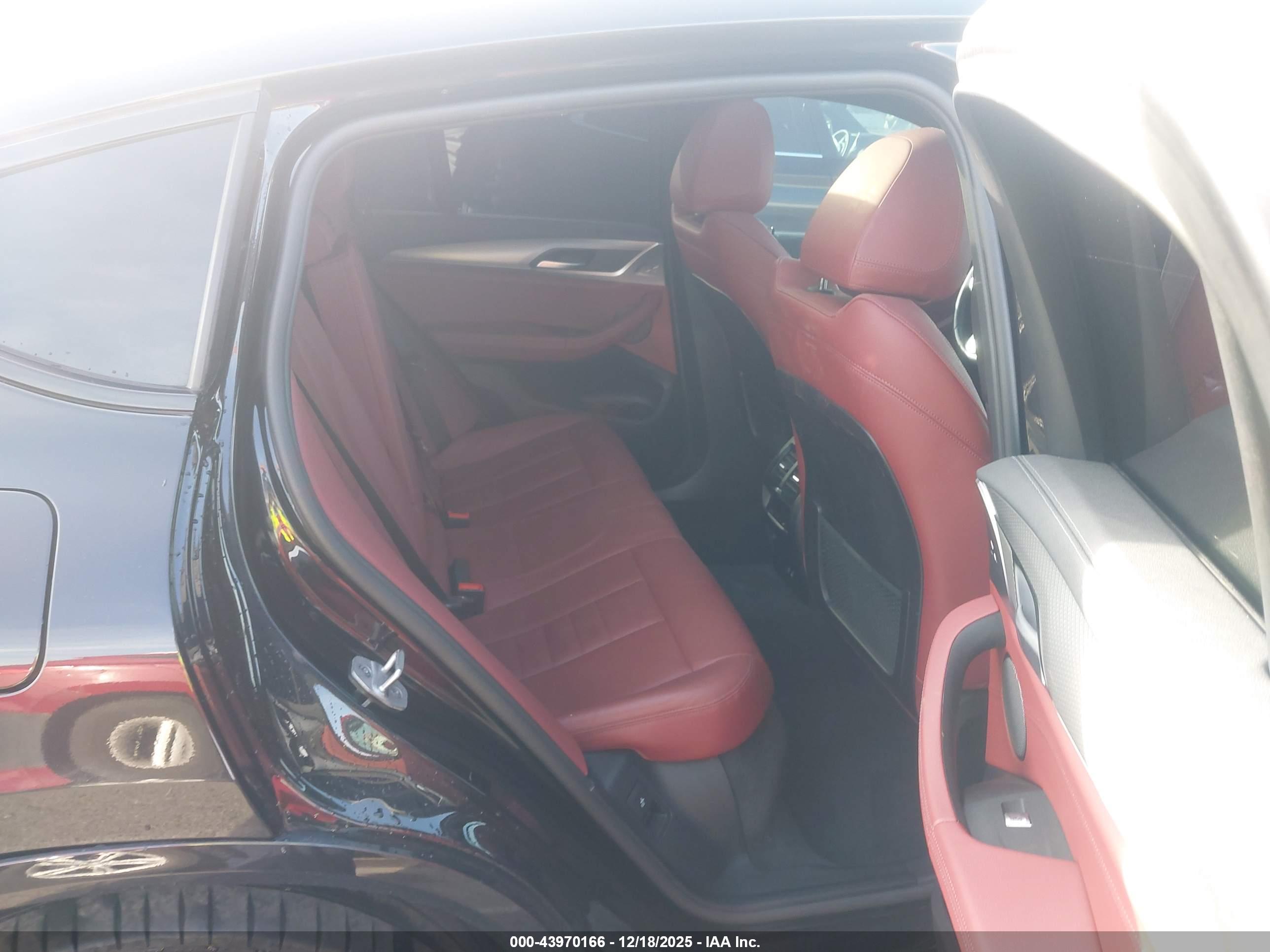 BMW X4 image 8