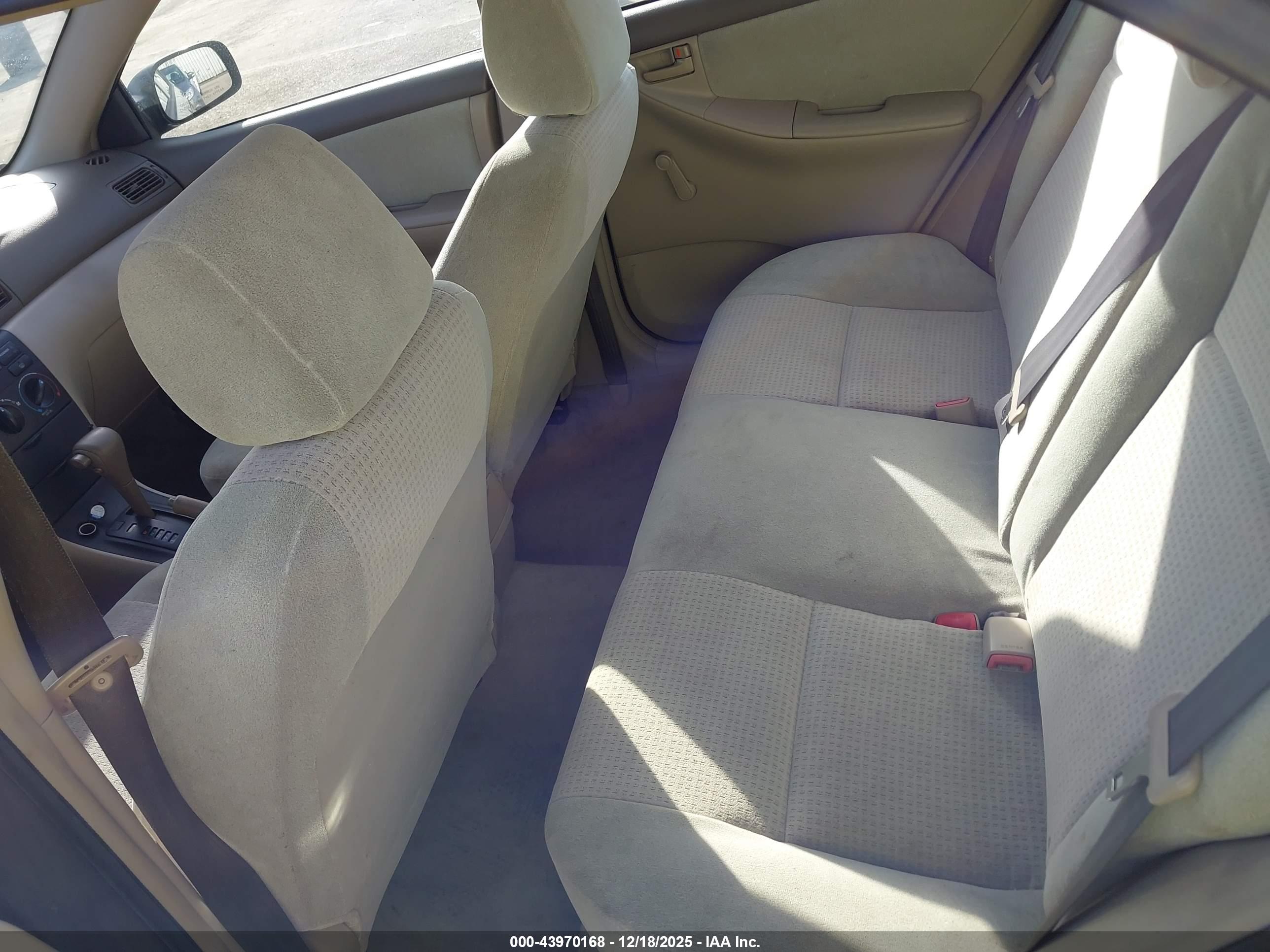 TOYOTA COROLLA image 8