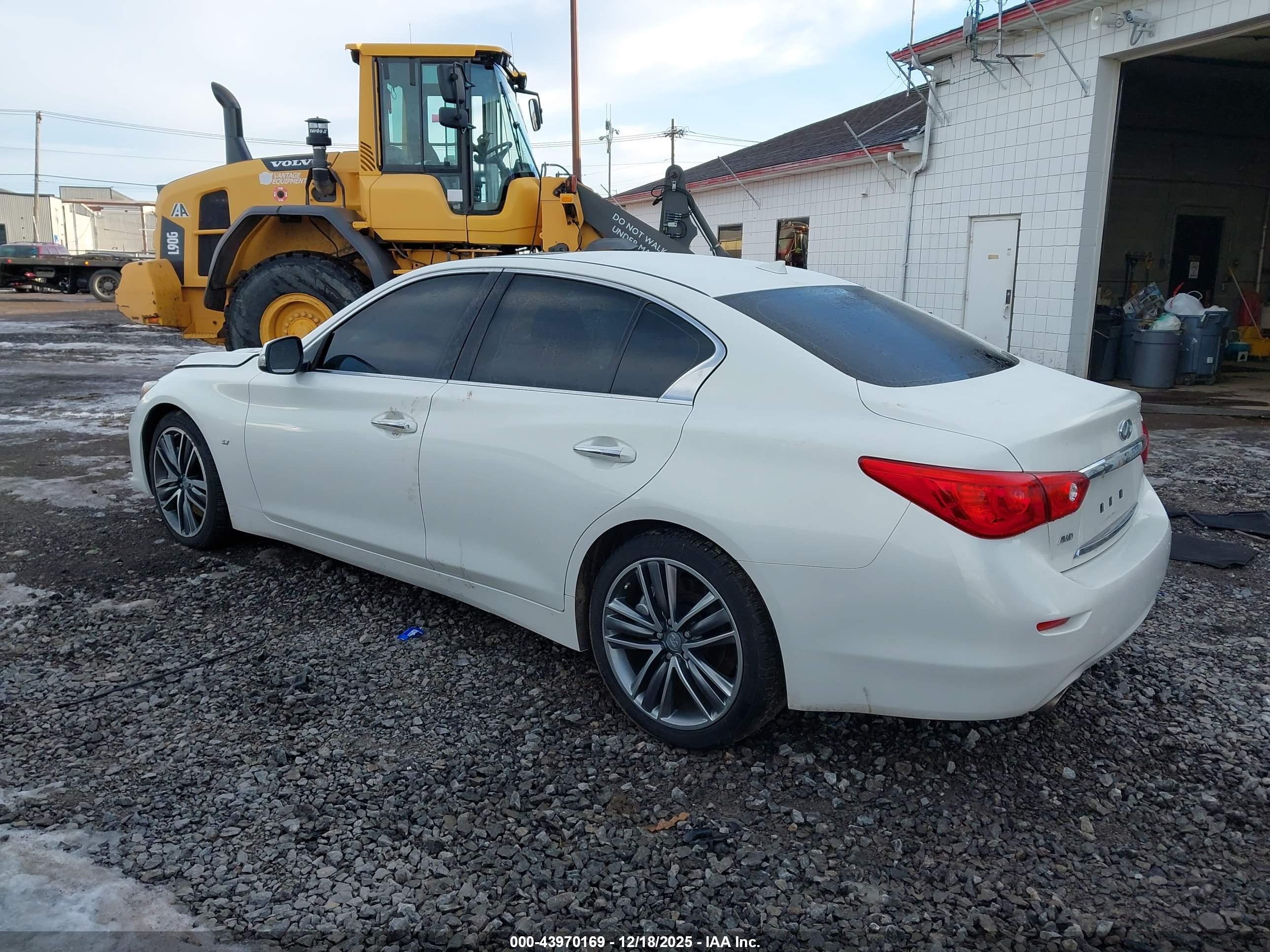 INFINITI Q50 image 3