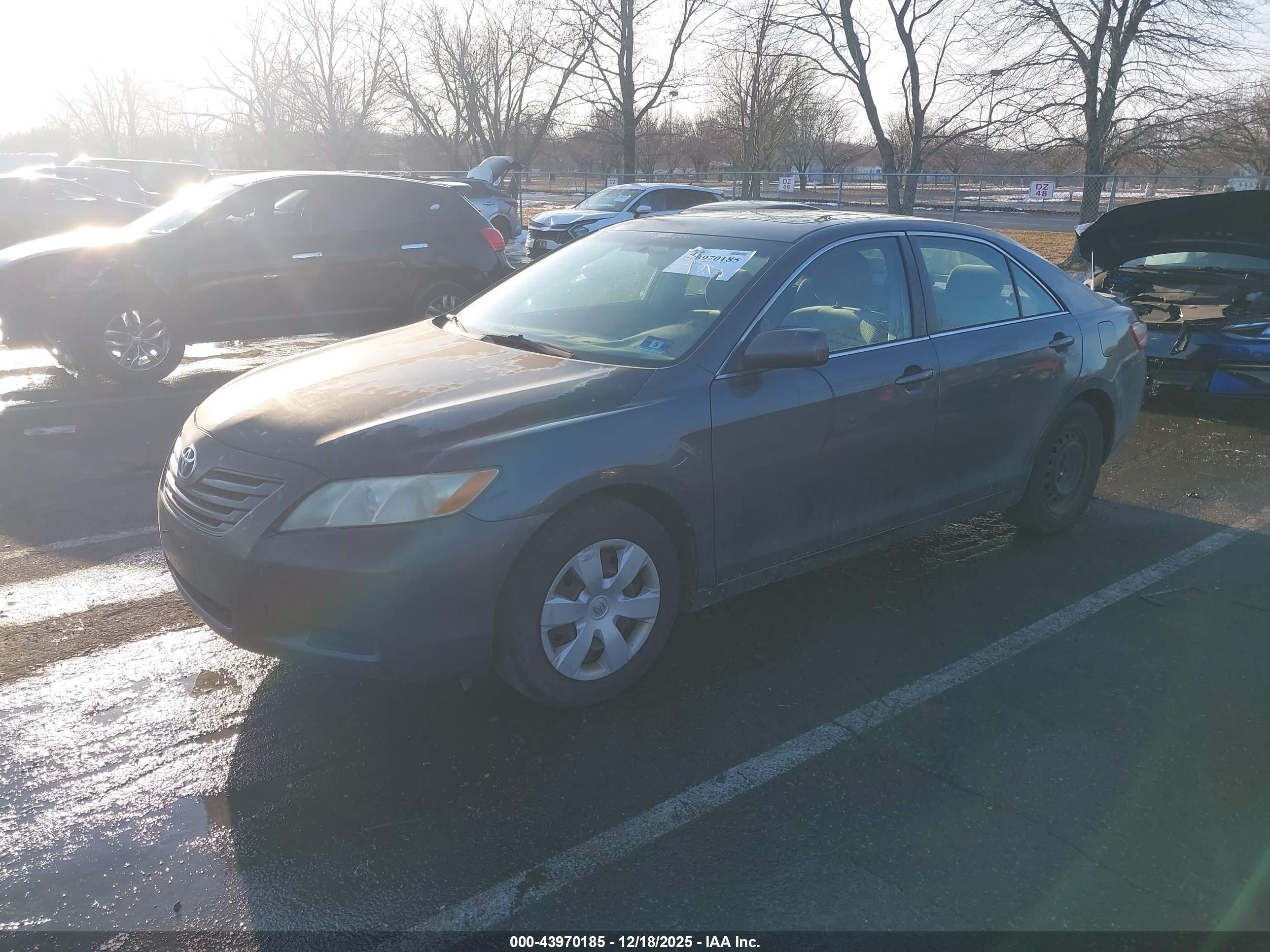TOYOTA CAMRY image 2