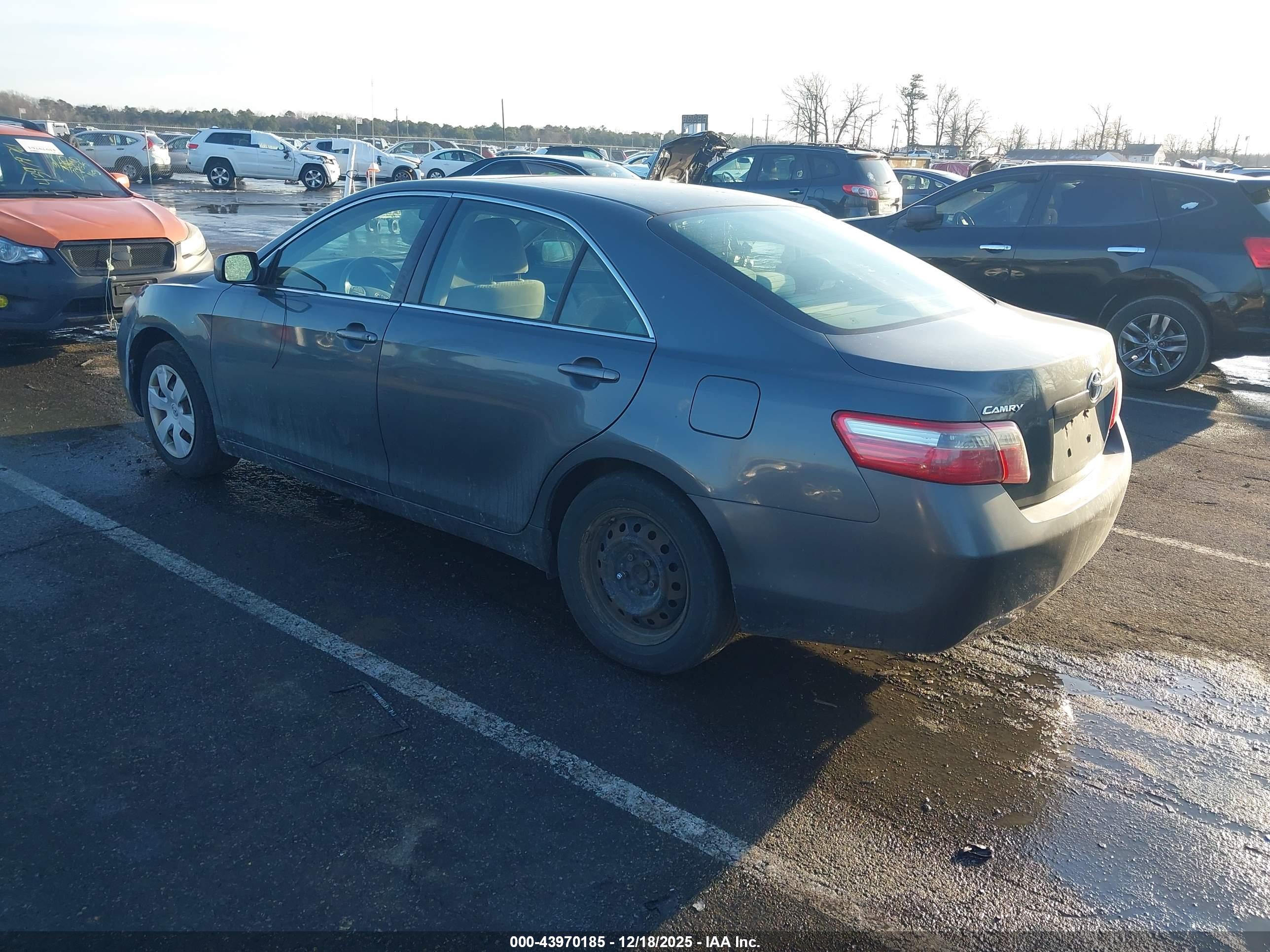 TOYOTA CAMRY image 3