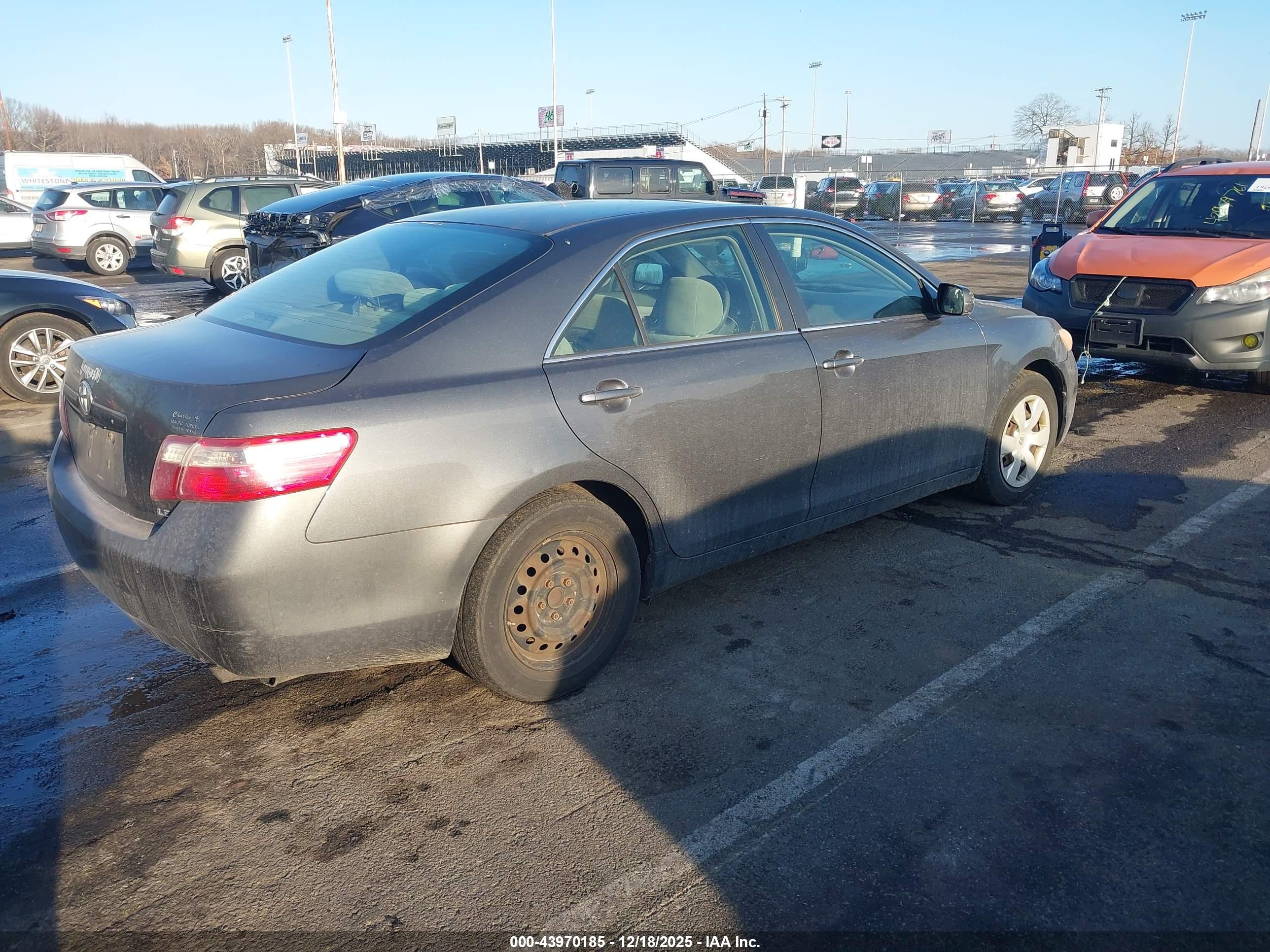 TOYOTA CAMRY image 4