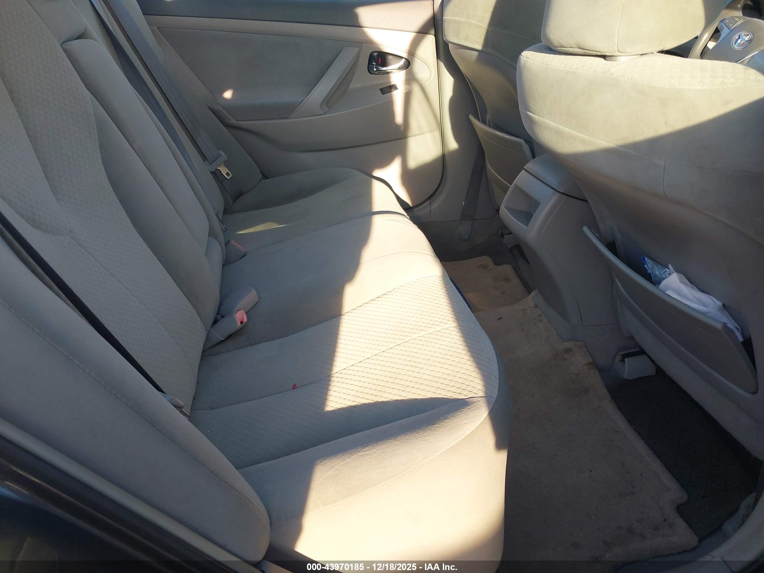 TOYOTA CAMRY image 8