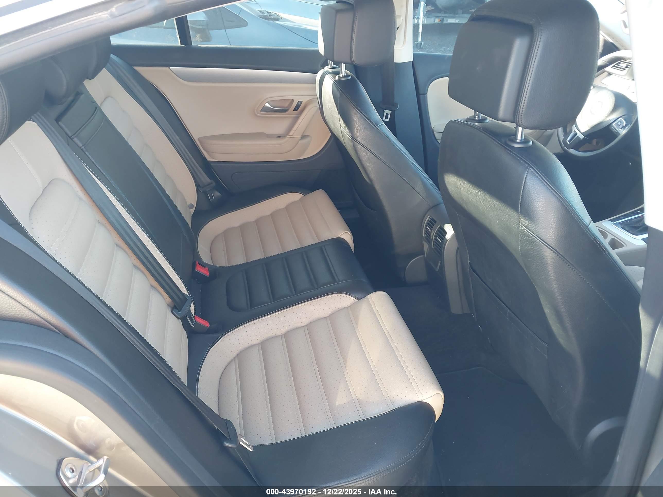 VOLKSWAGEN CC image 8