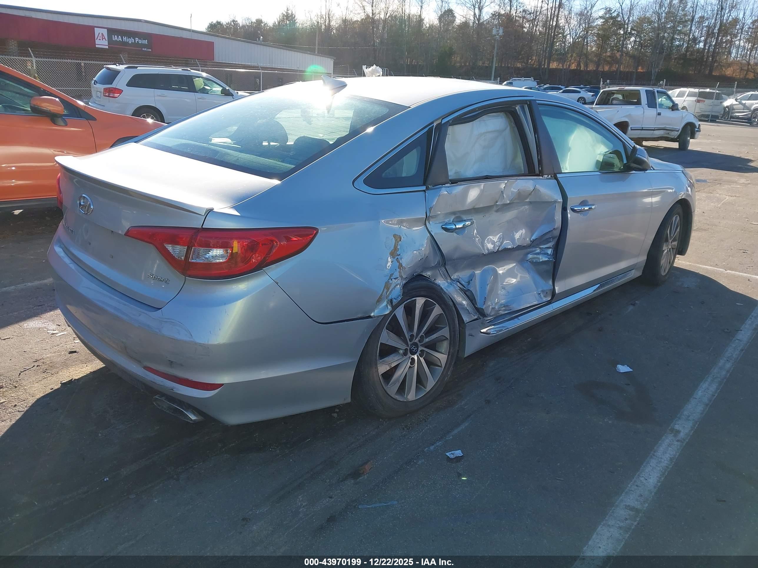HYUNDAI SONATA image 4