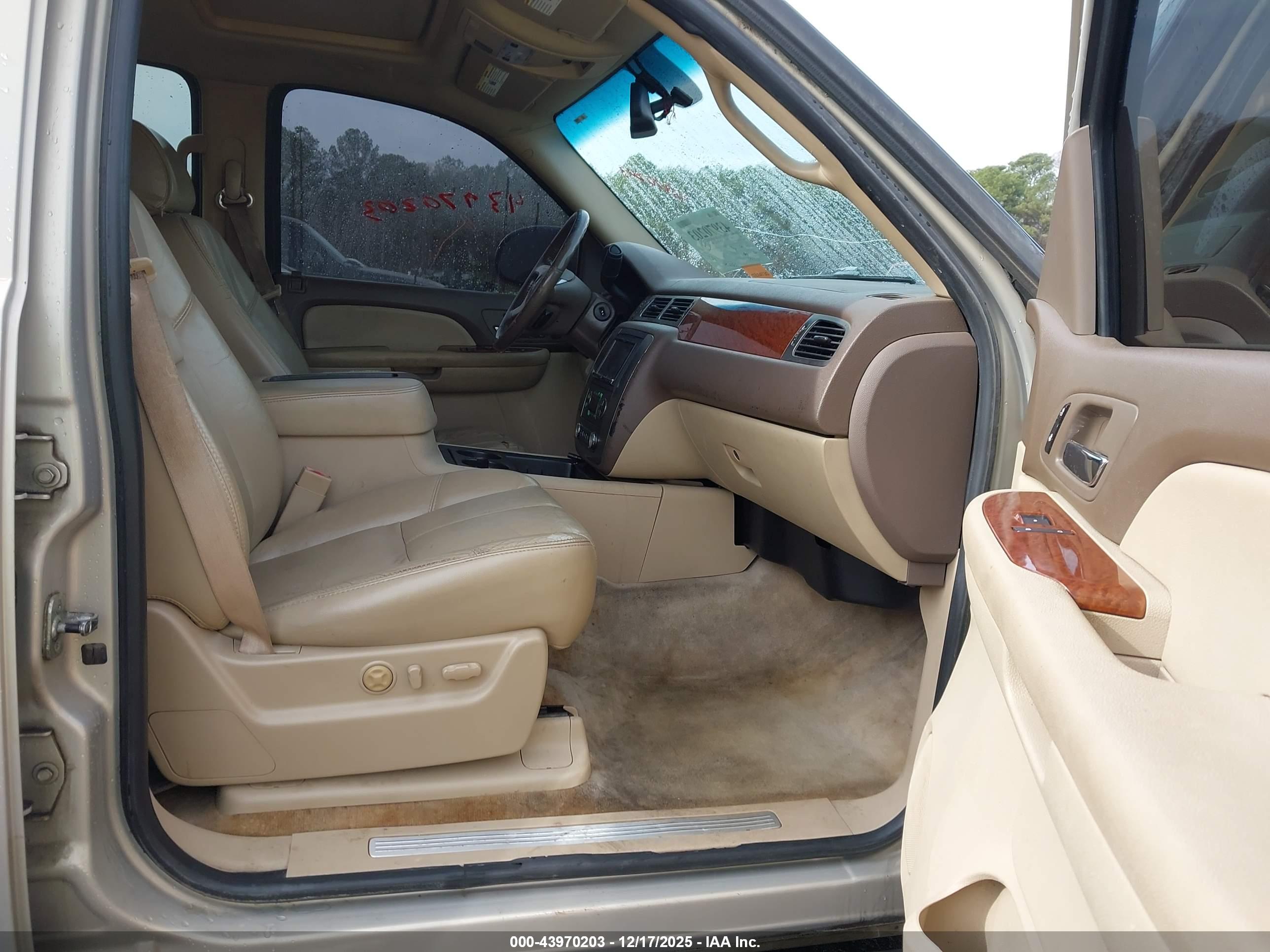 GMC YUKON image 5