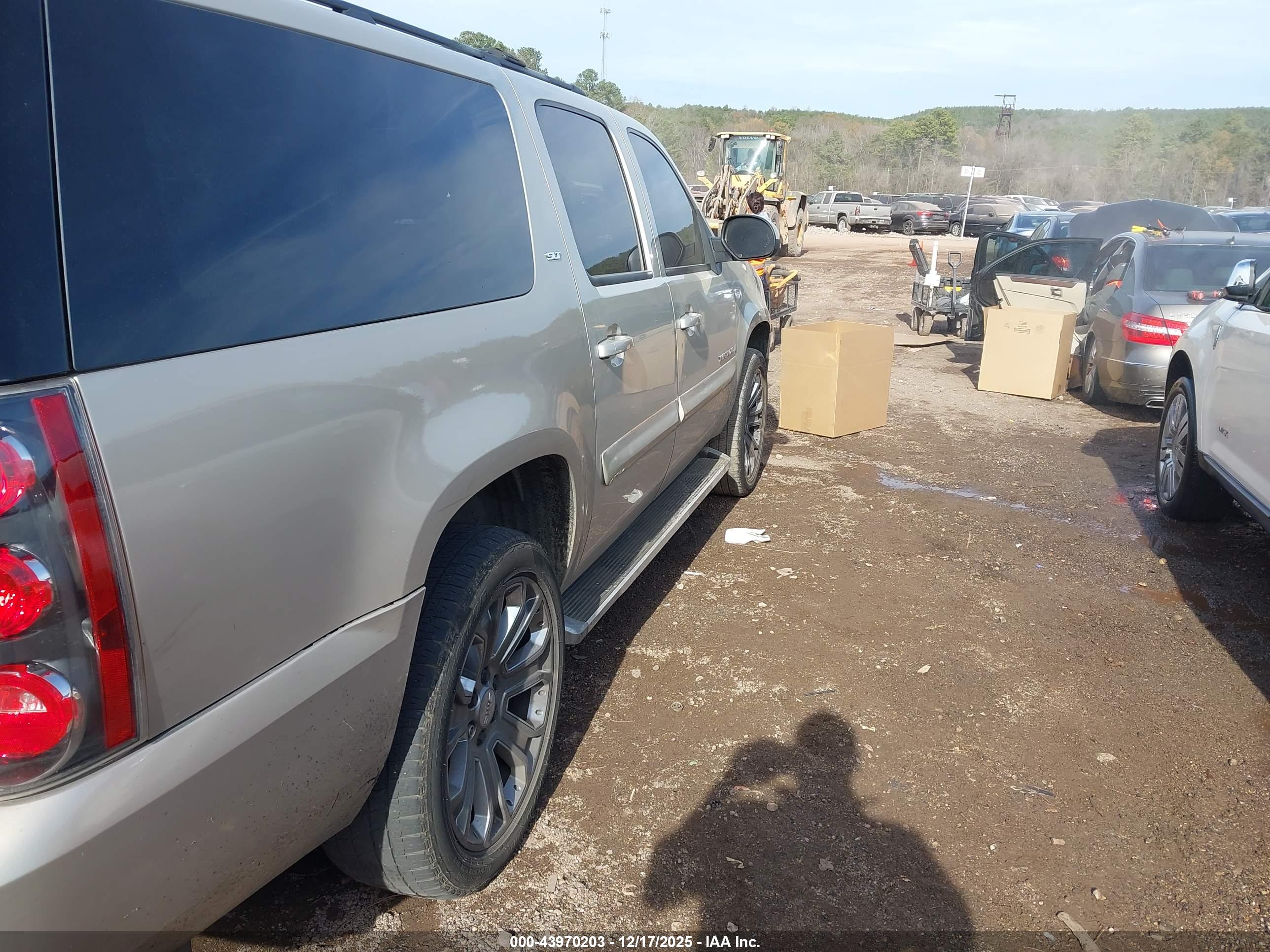 GMC YUKON image 6