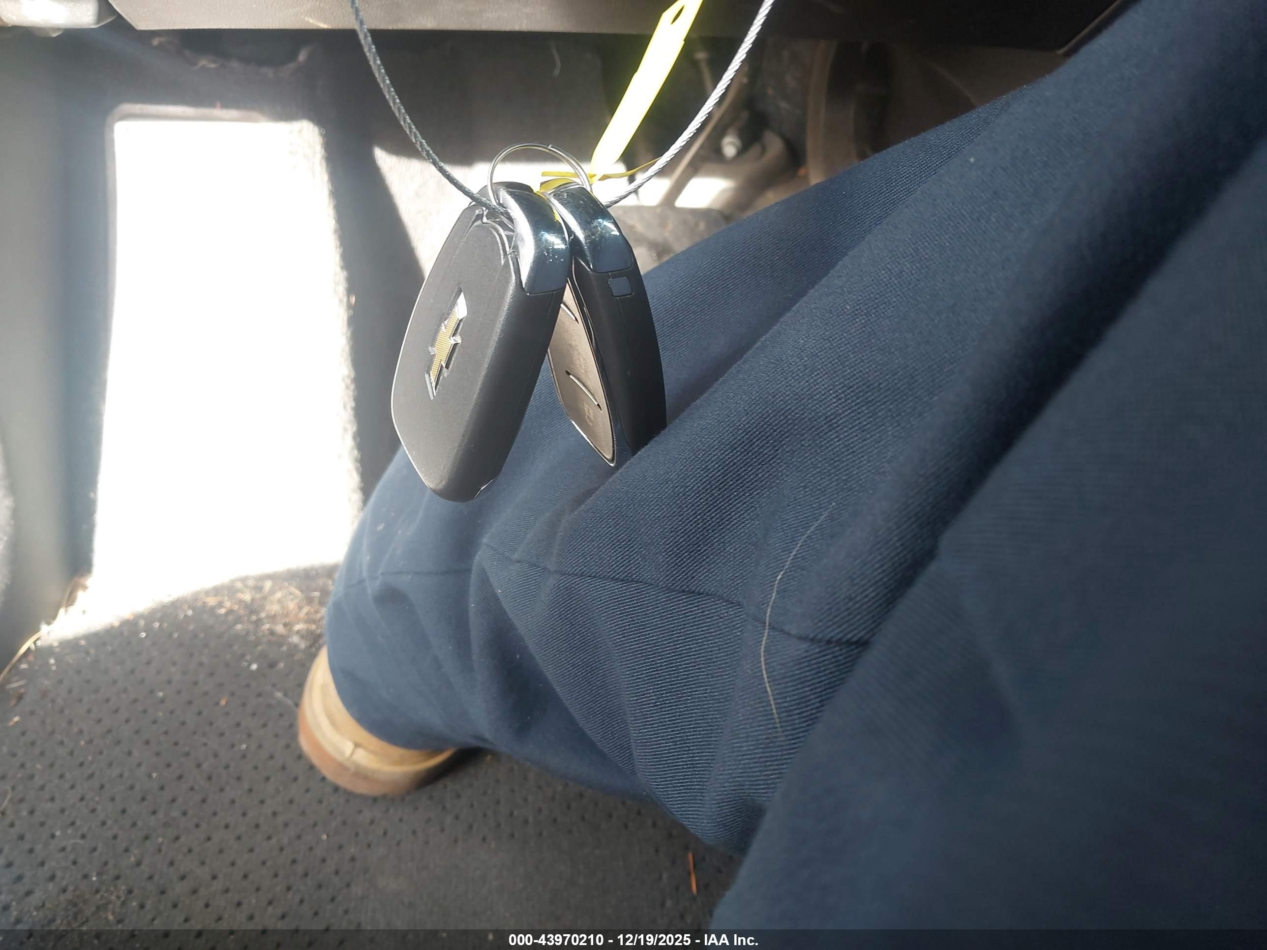 CHEVROLET TRAVERSE image 11