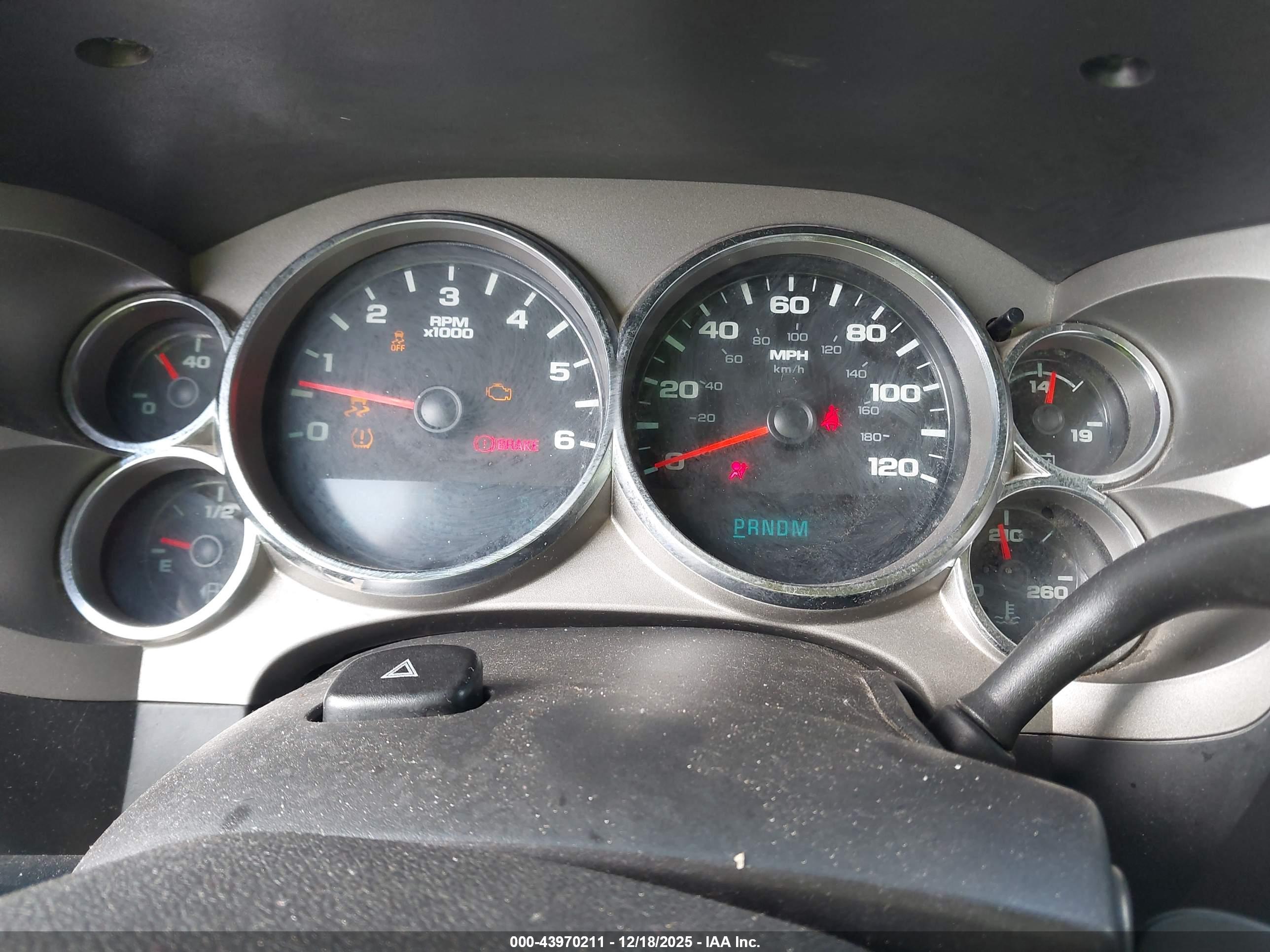 CHEVROLET SILVERADO image 7