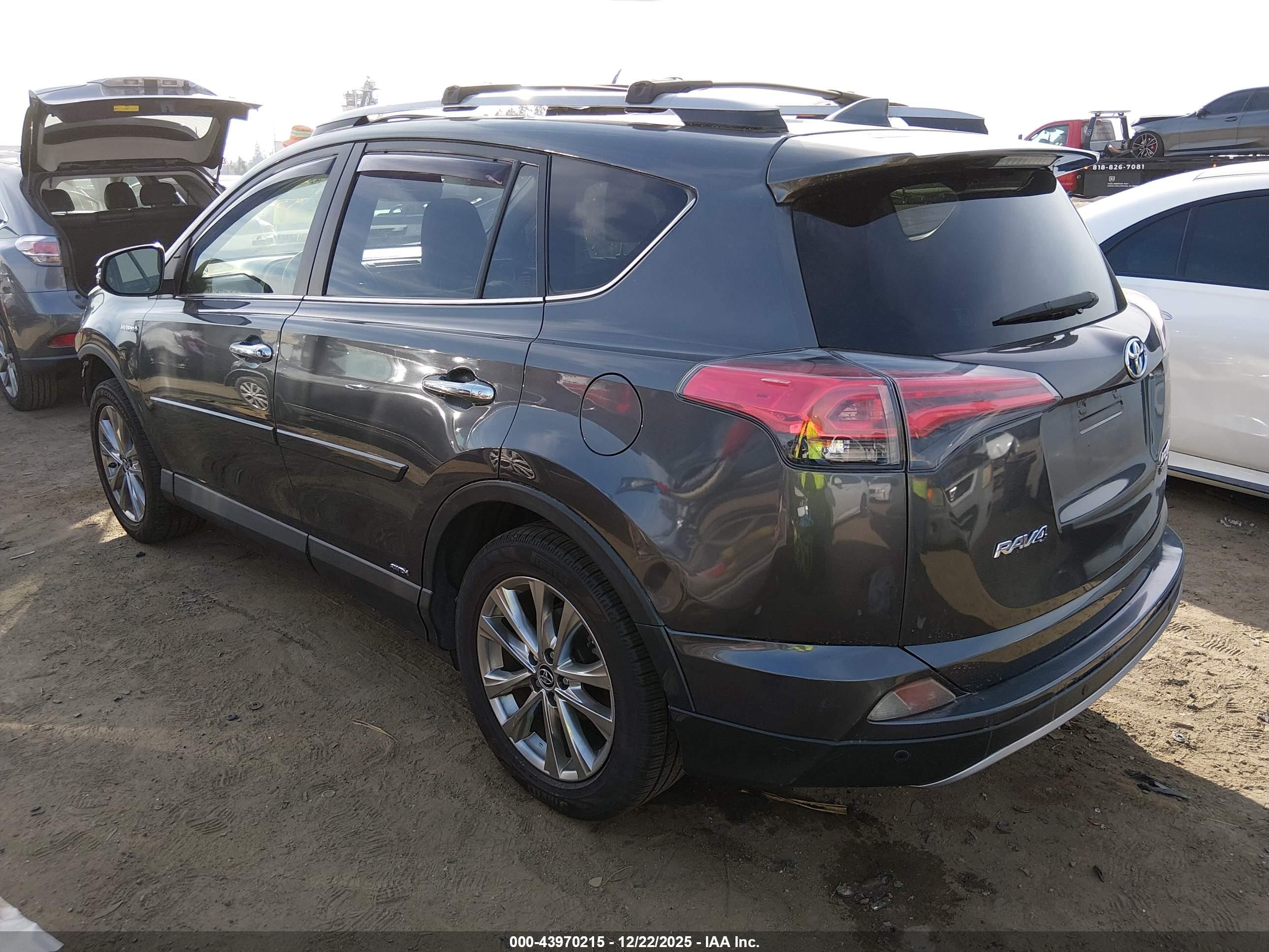 TOYOTA RAV4 image 3