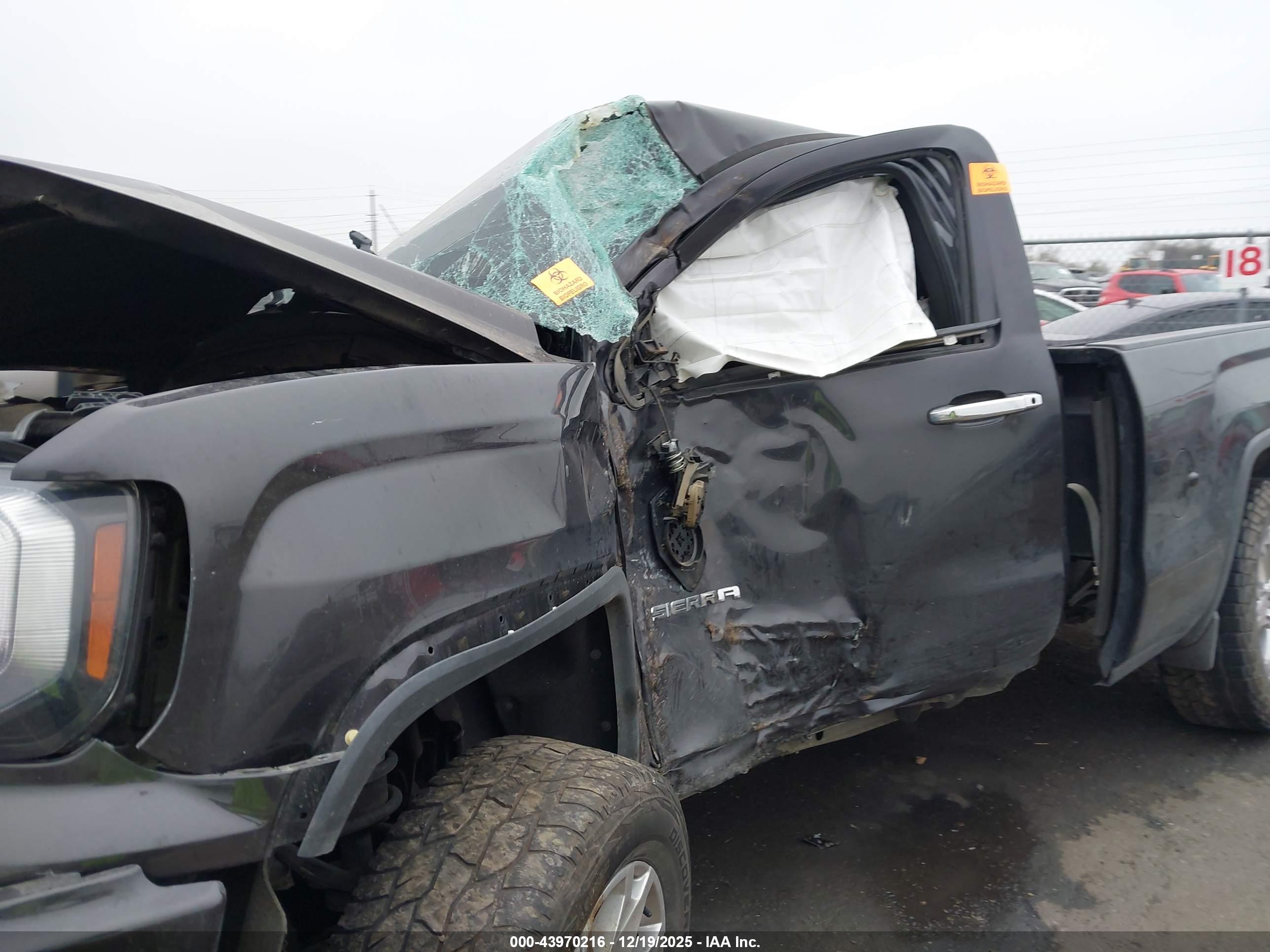 GMC SIERRA image 6