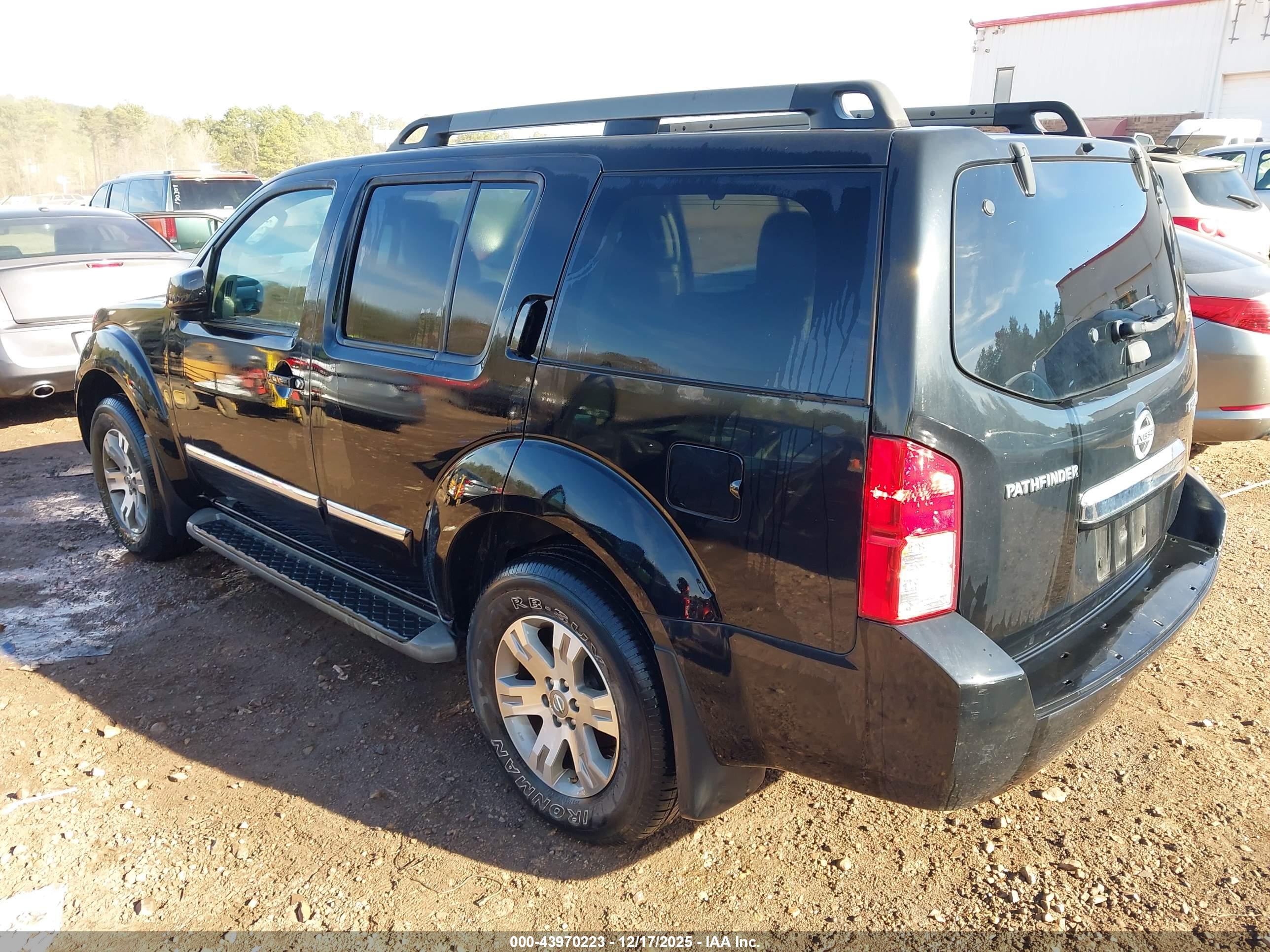 NISSAN PATHFINDER image 3