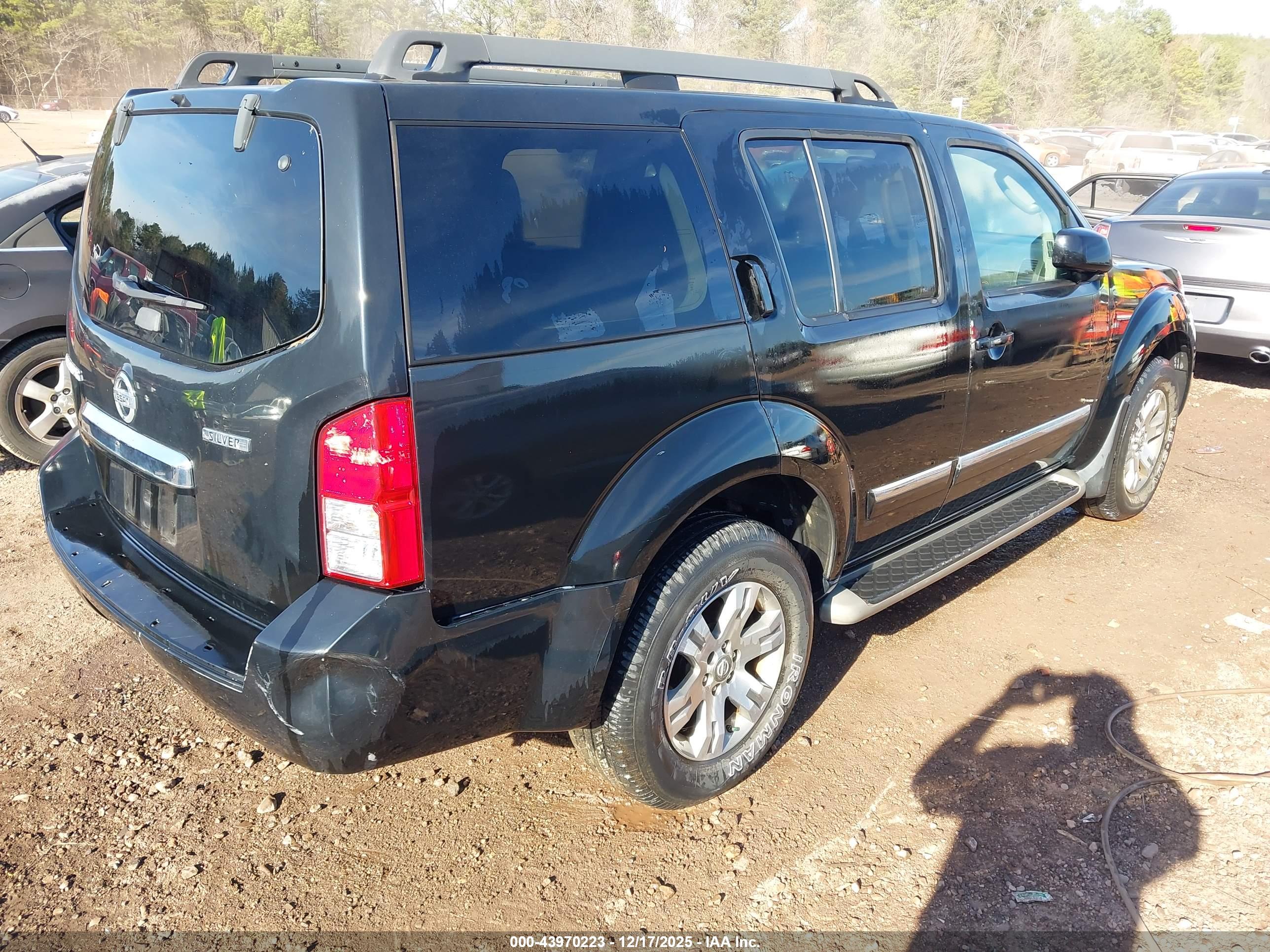NISSAN PATHFINDER image 4