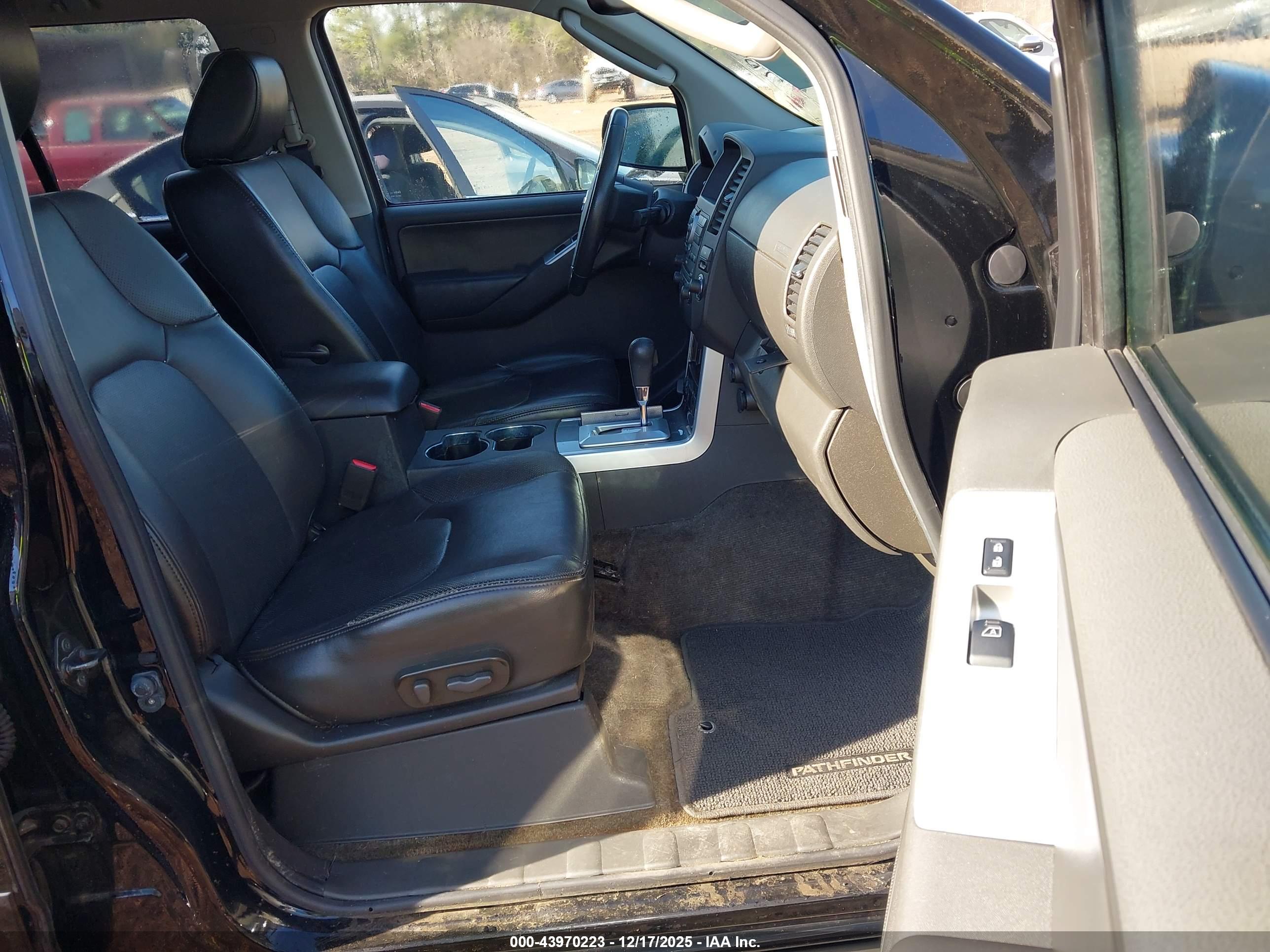 NISSAN PATHFINDER image 5