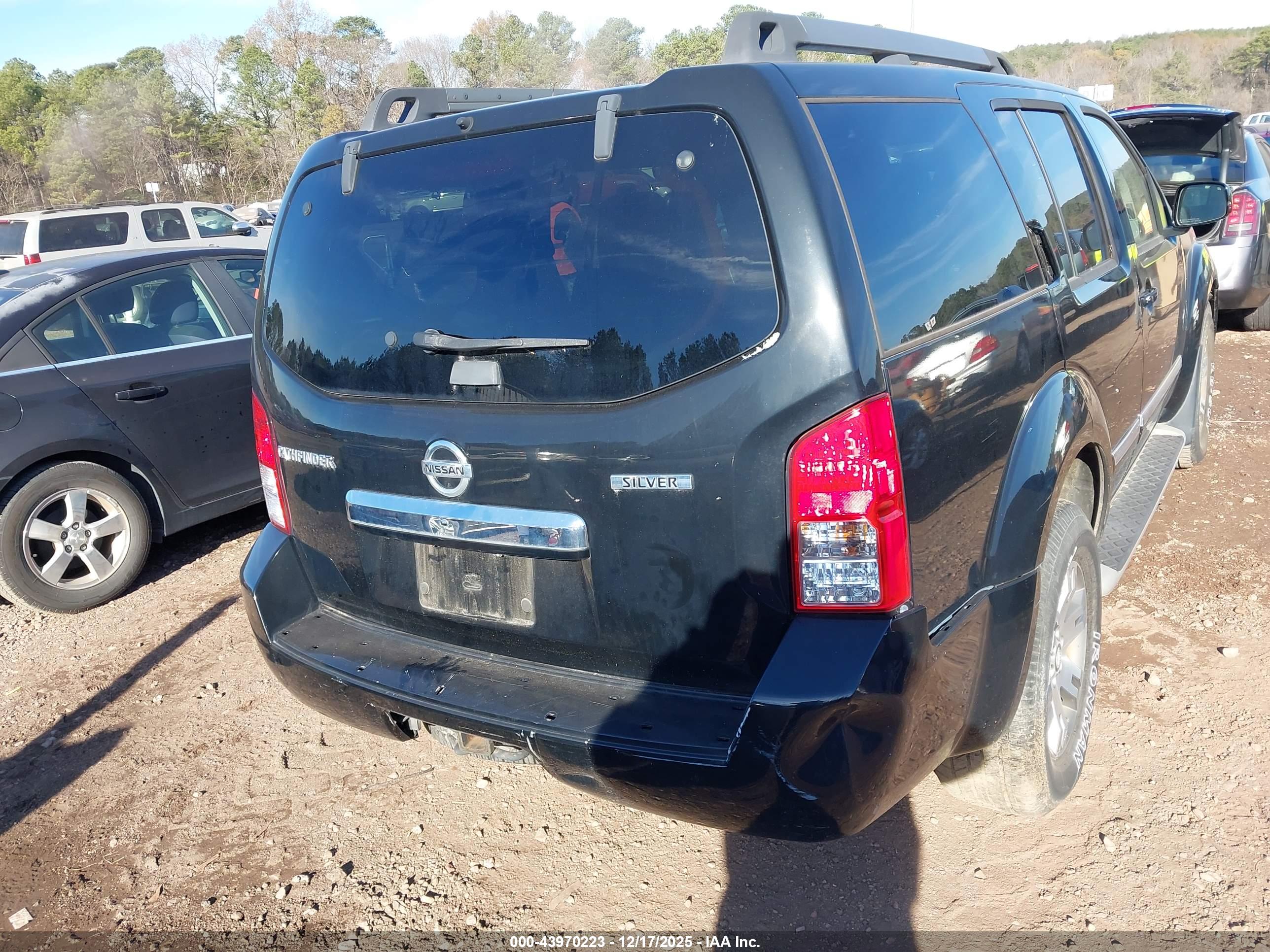 NISSAN PATHFINDER image 6