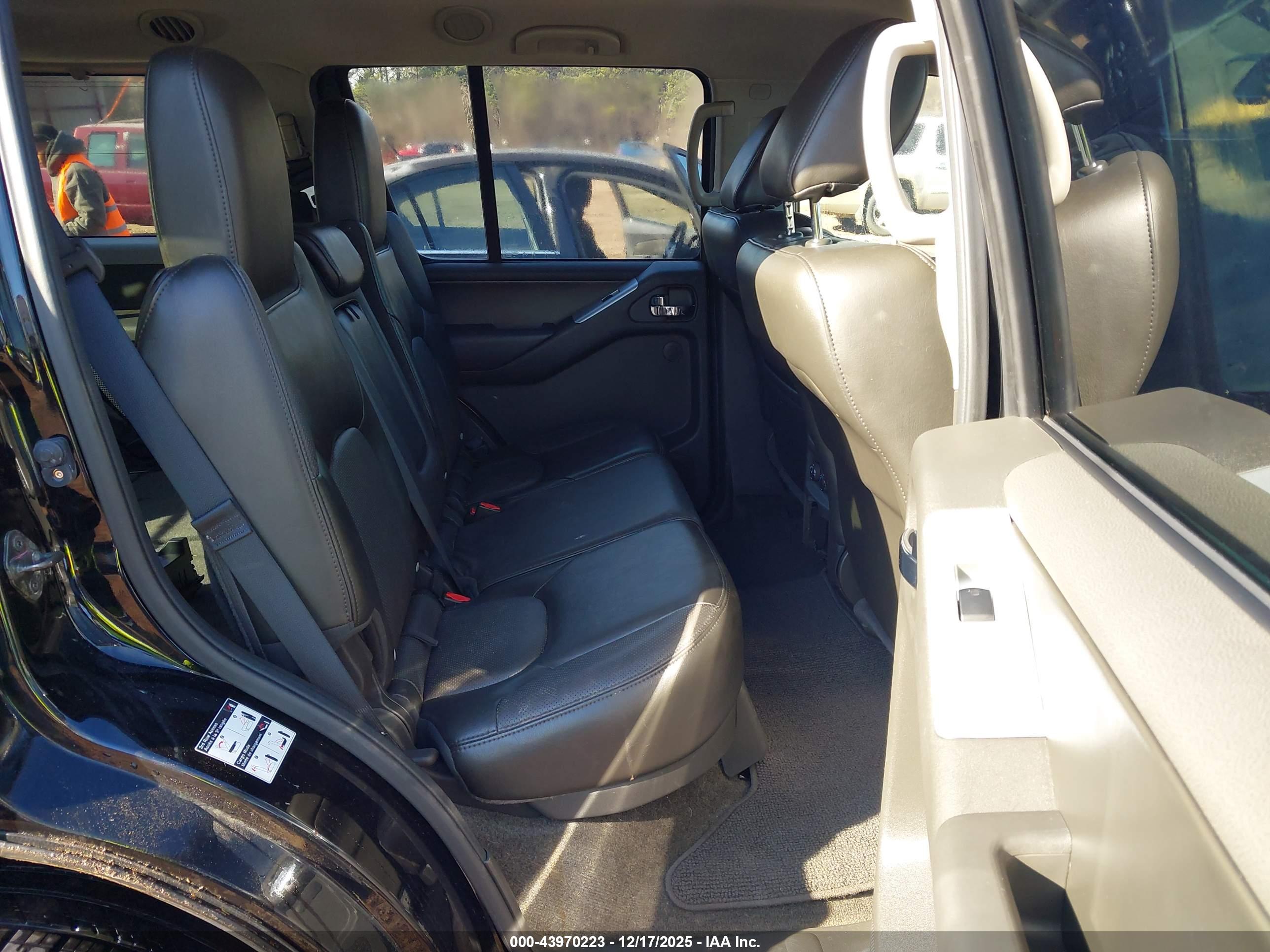 NISSAN PATHFINDER image 8