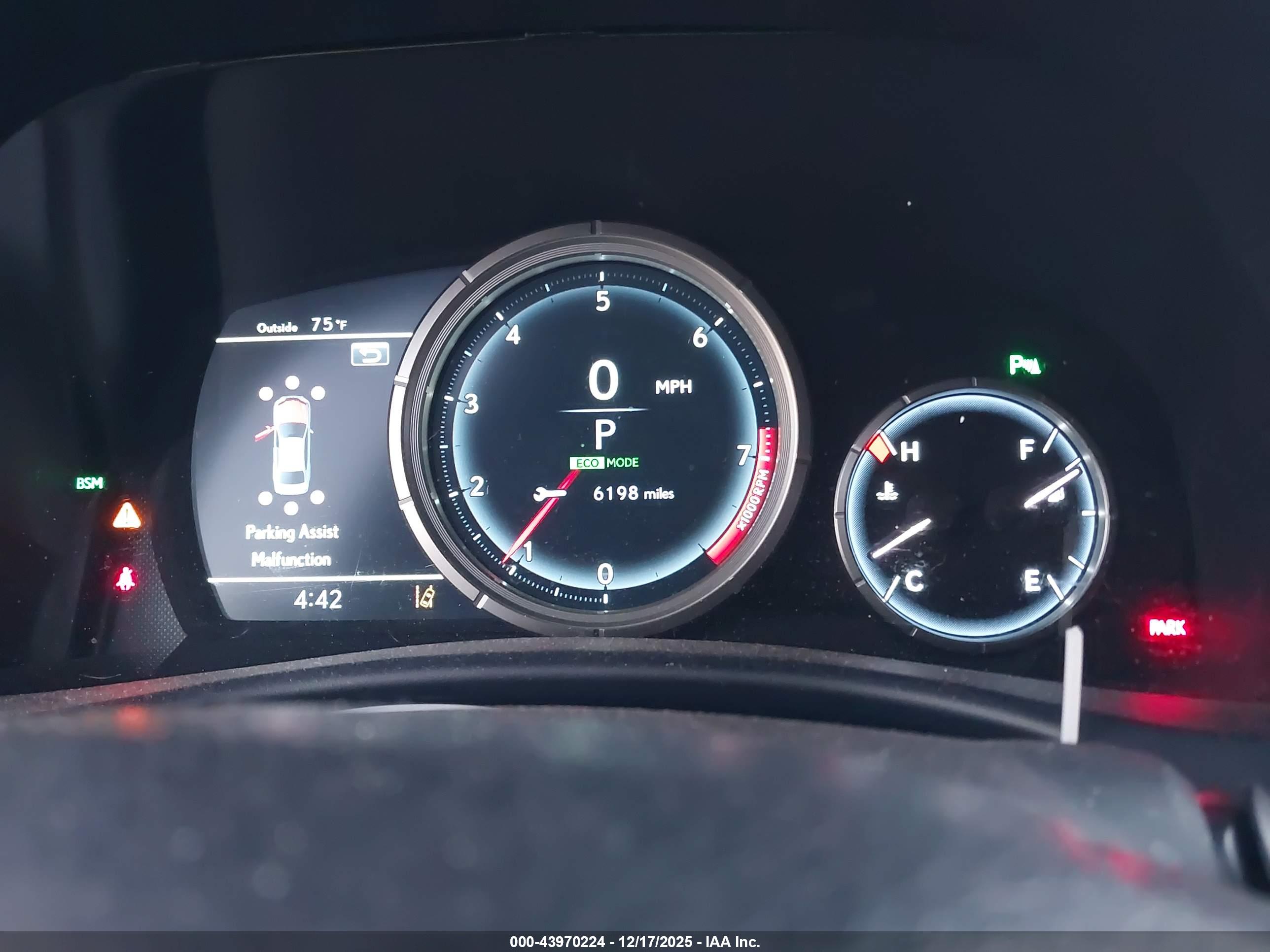 LEXUS GS image 7