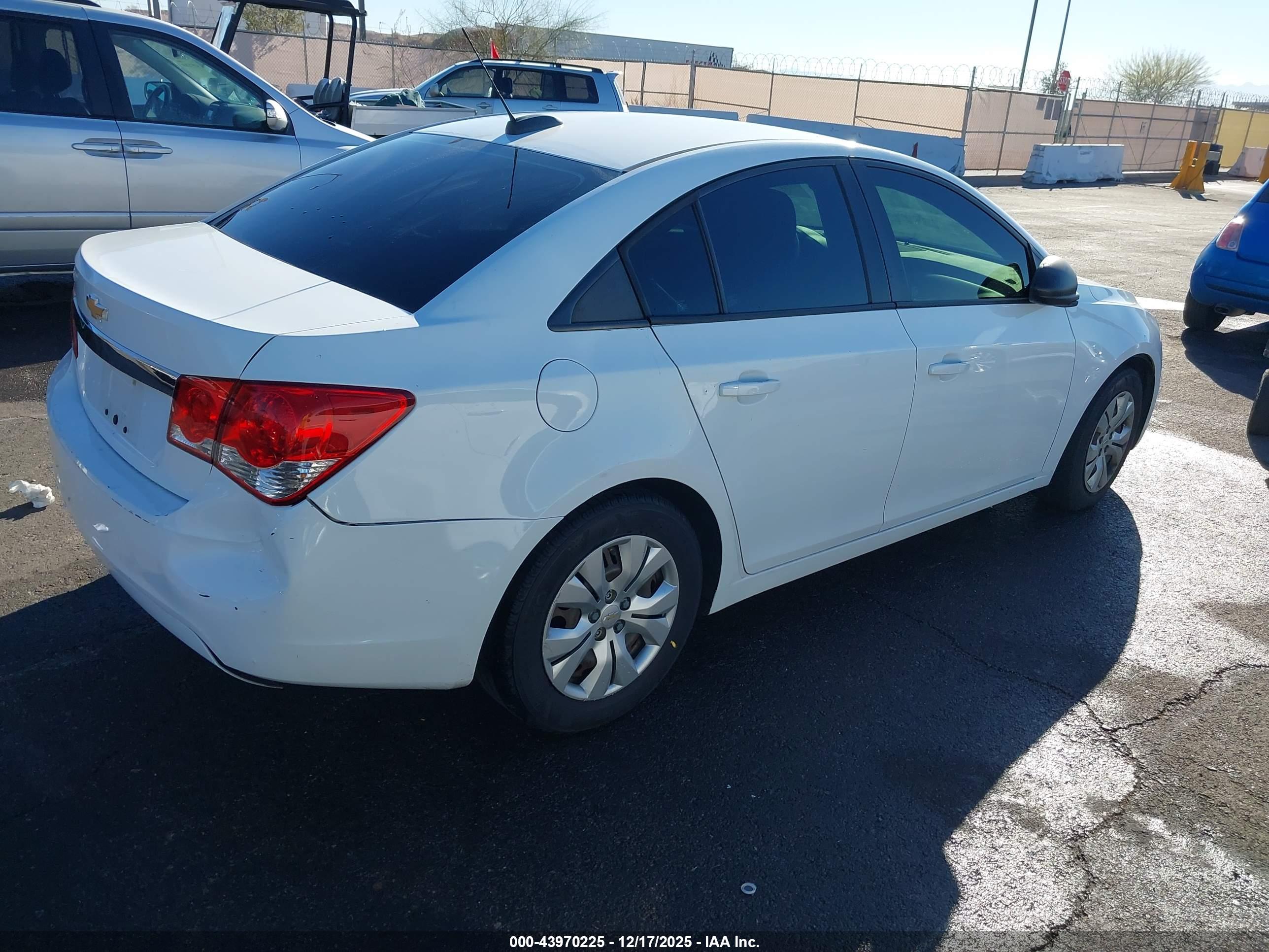 CHEVROLET CRUZE image 4