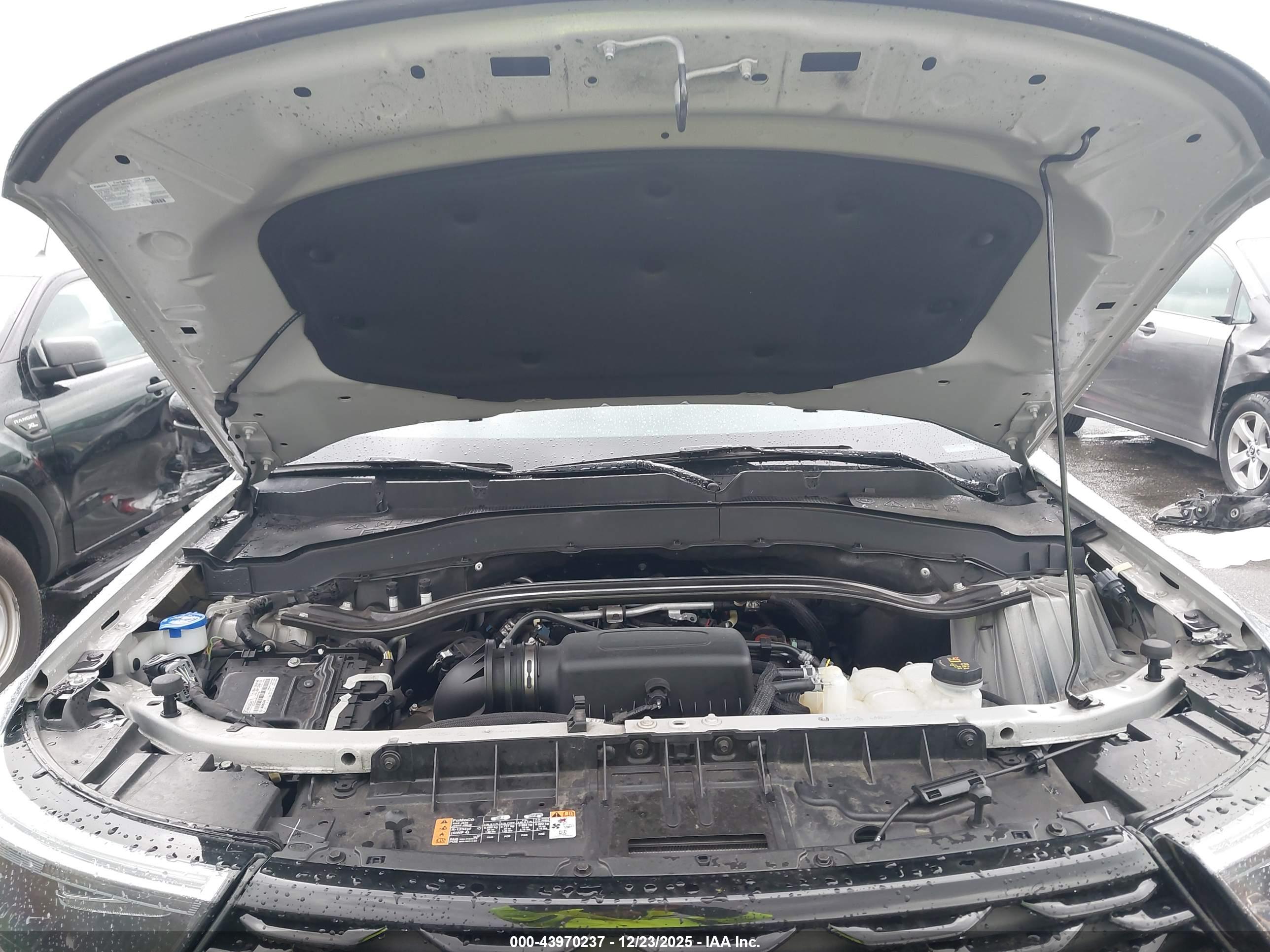 FORD EXPLORER image 10