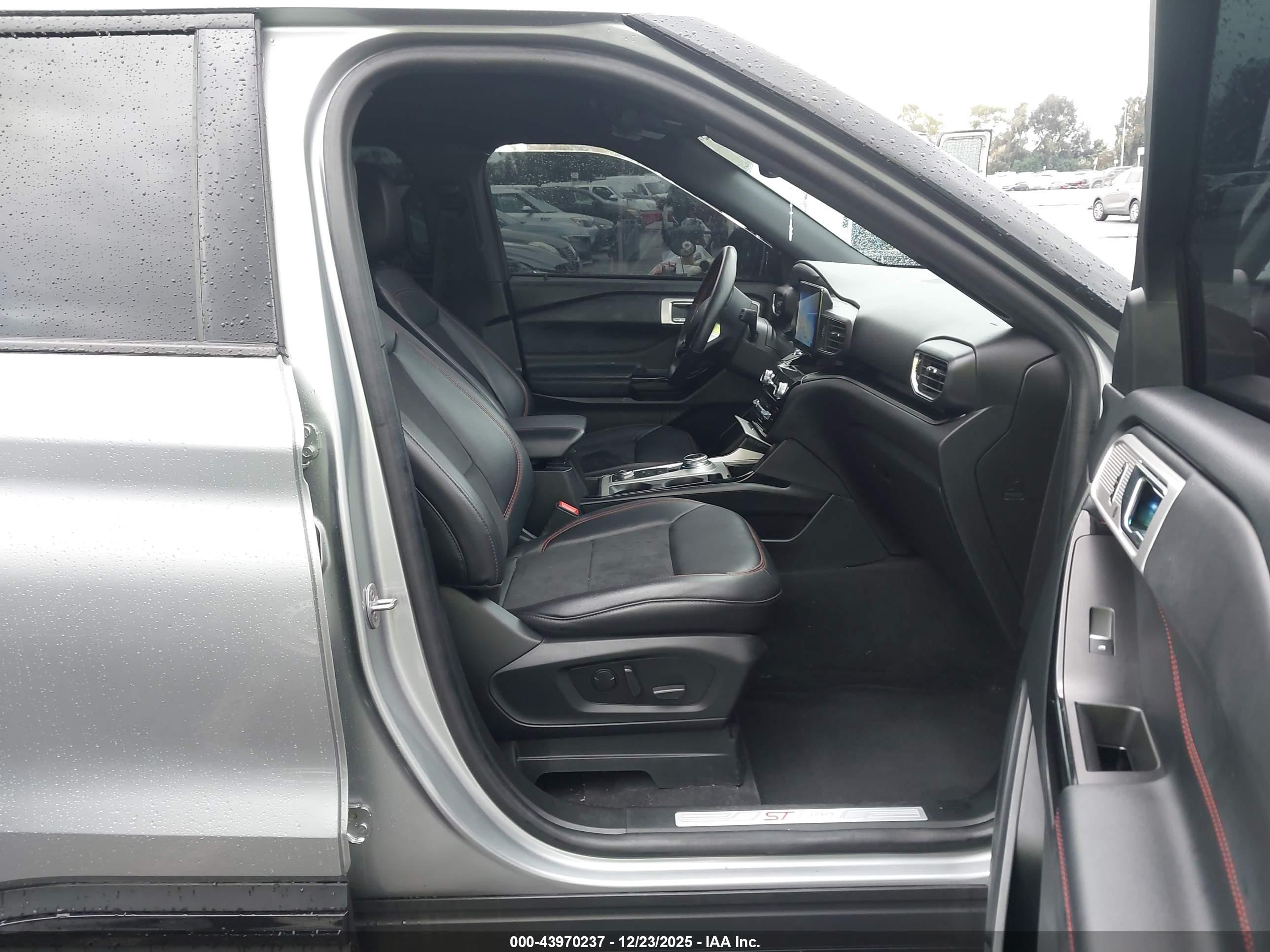 FORD EXPLORER image 5