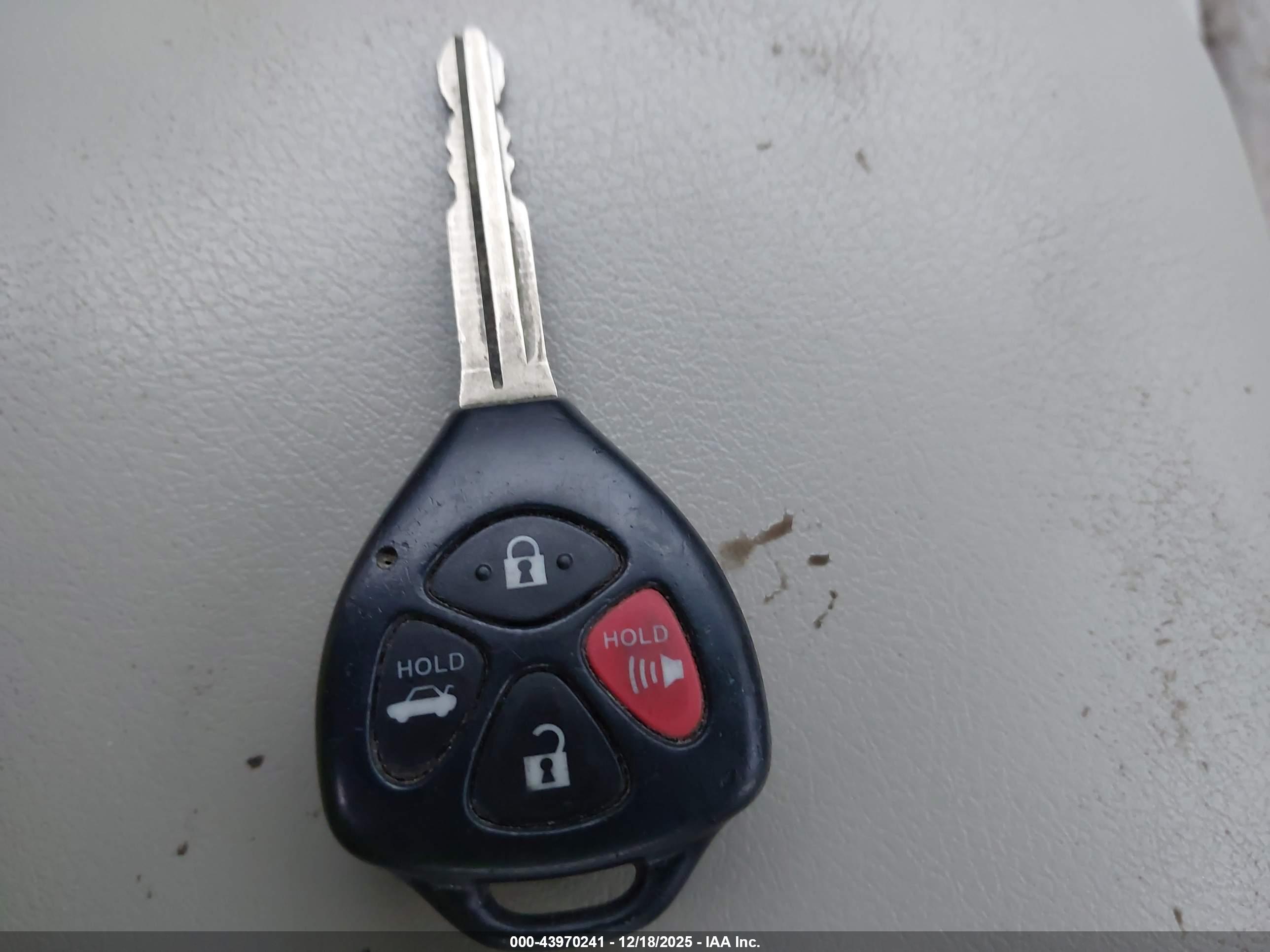 TOYOTA CAMRY image 11