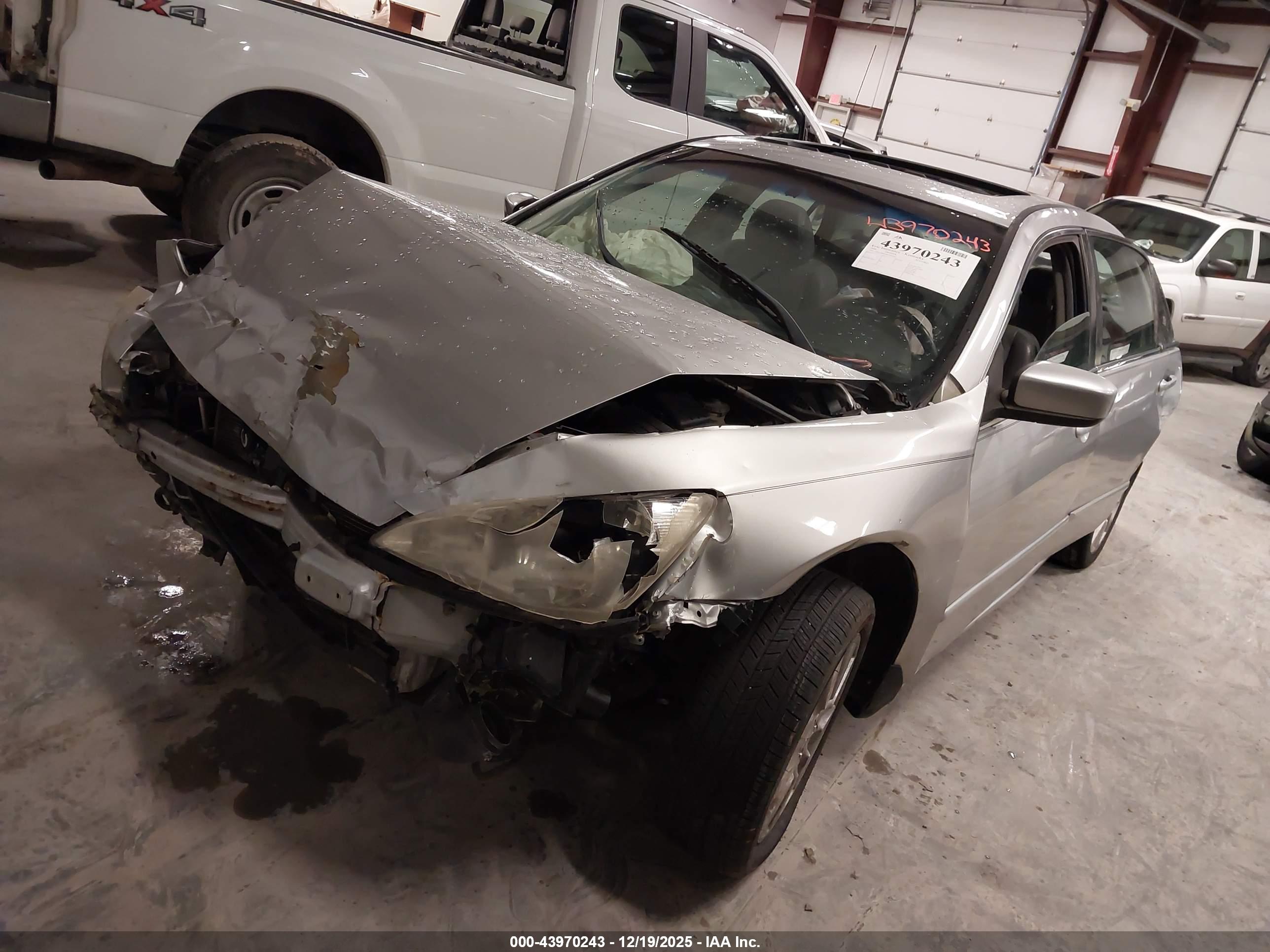 HONDA ACCORD image 2